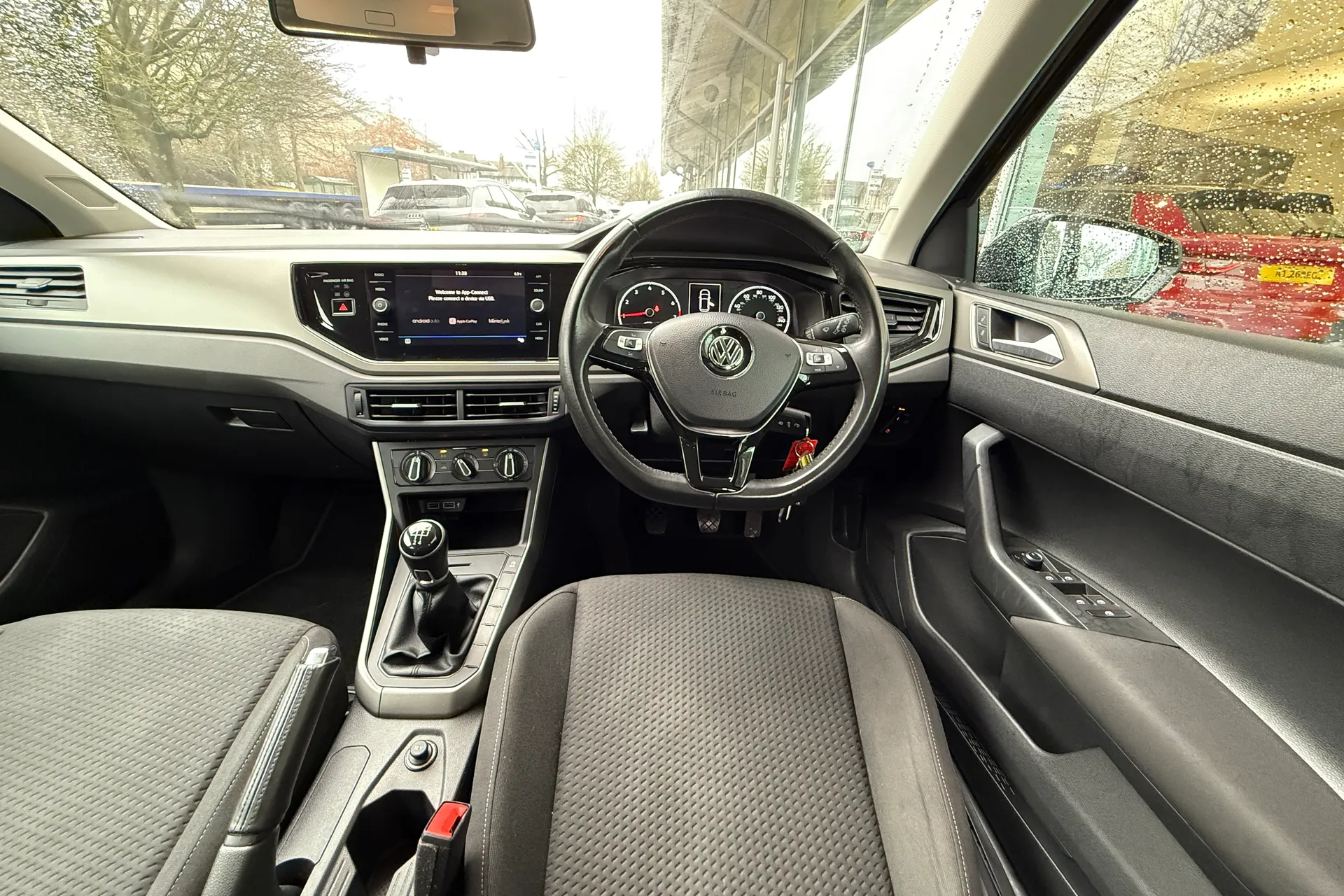 VOLKSWAGEN POLO thumbnail image number 7