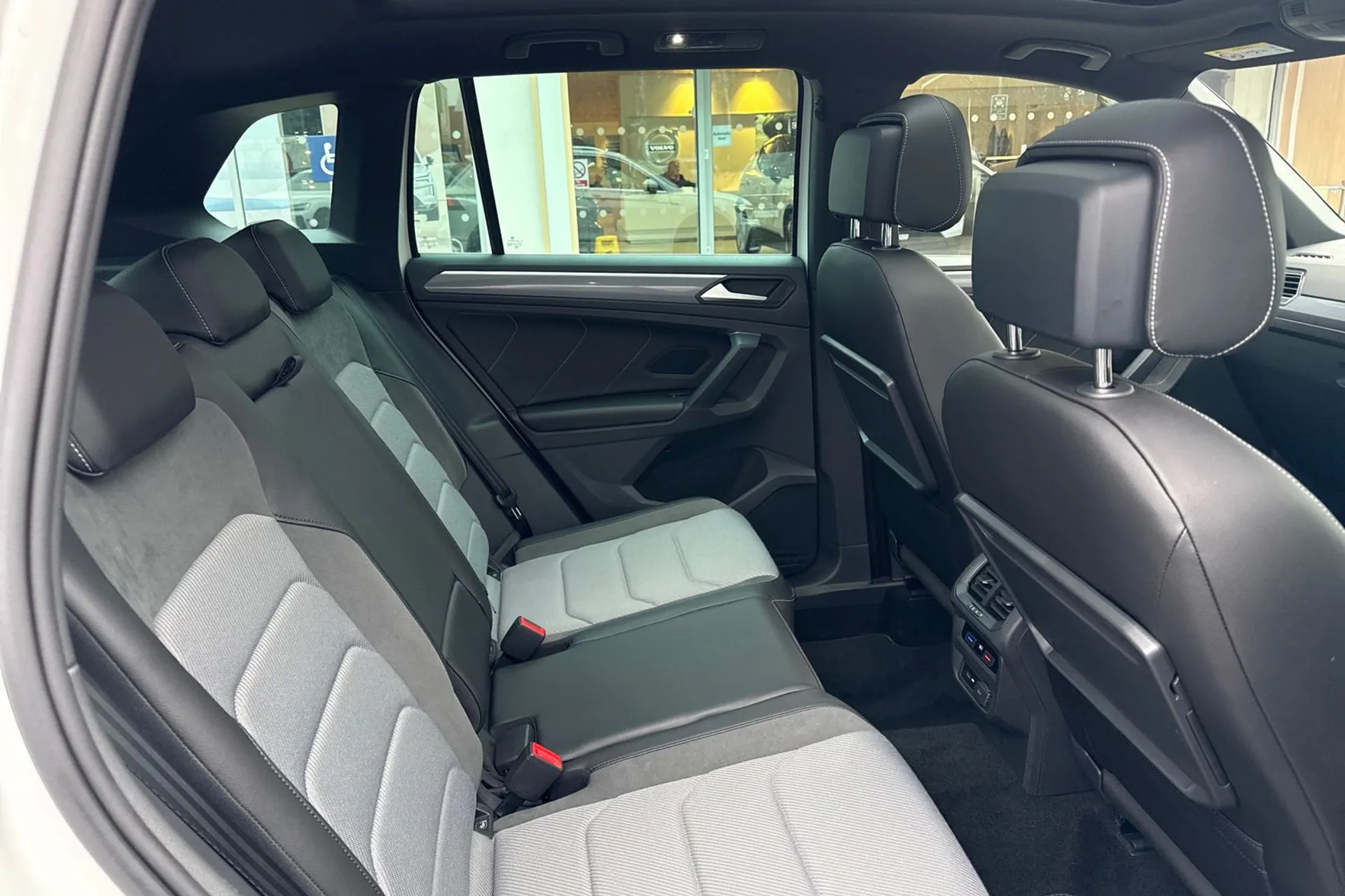 VOLKSWAGEN TIGUAN thumbnail image number 22