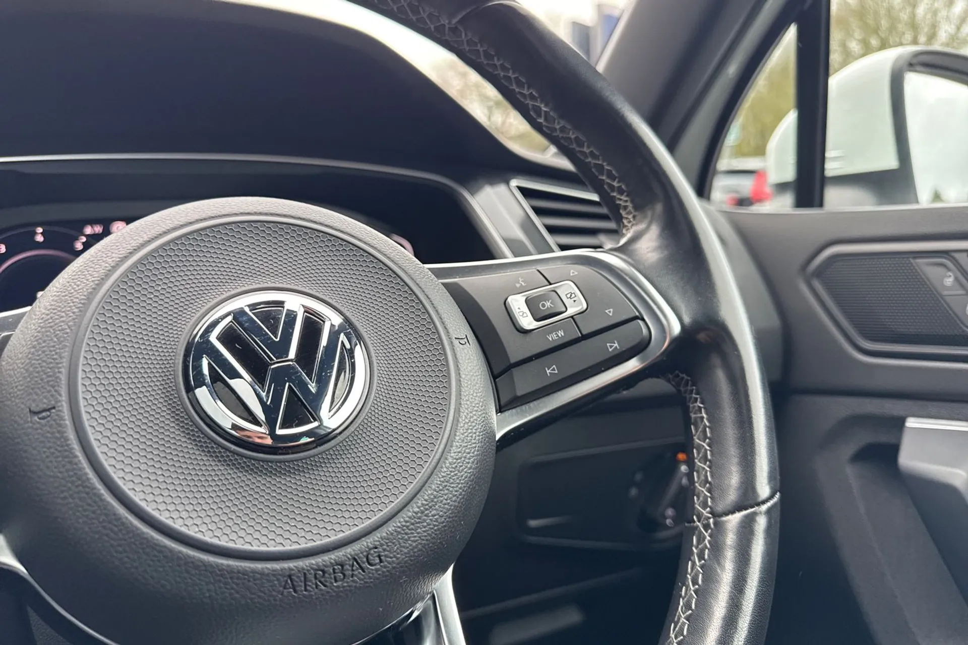 VOLKSWAGEN TIGUAN thumbnail image number 37