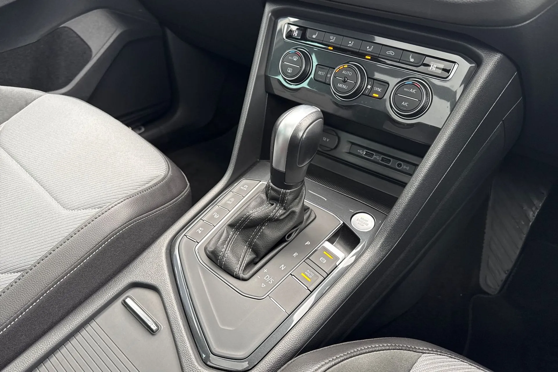 VOLKSWAGEN TIGUAN thumbnail image number 41