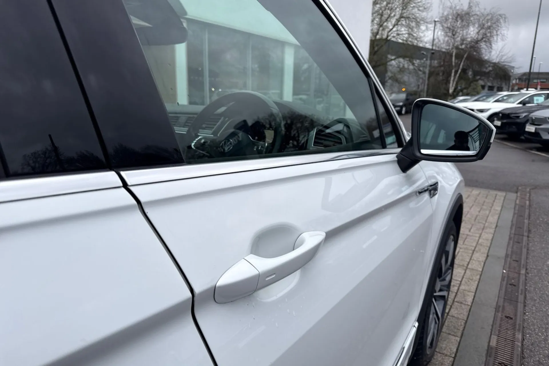 VOLKSWAGEN TIGUAN thumbnail image number 16