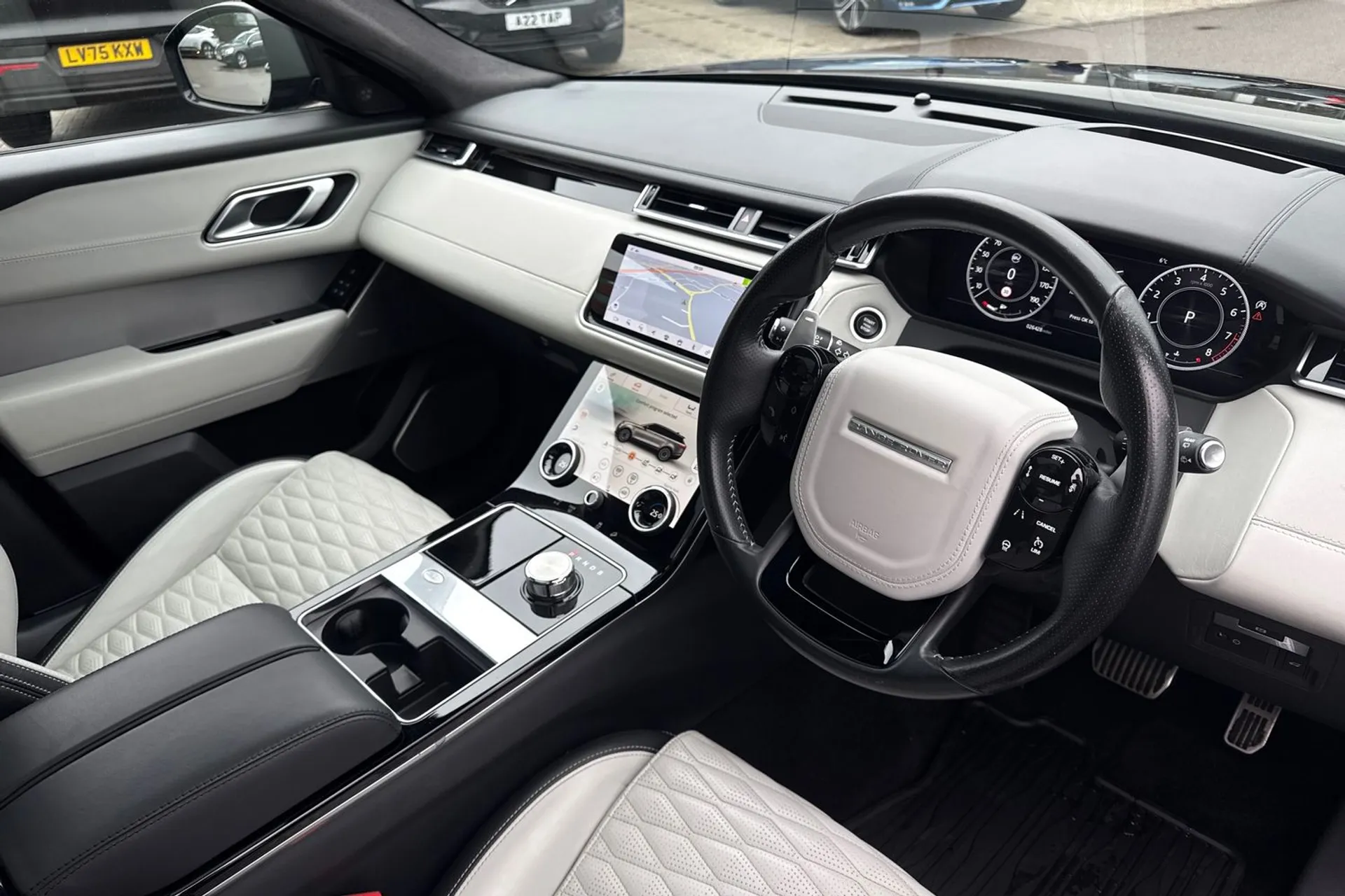 LAND ROVER RANGE ROVER VELAR thumbnail image number 6