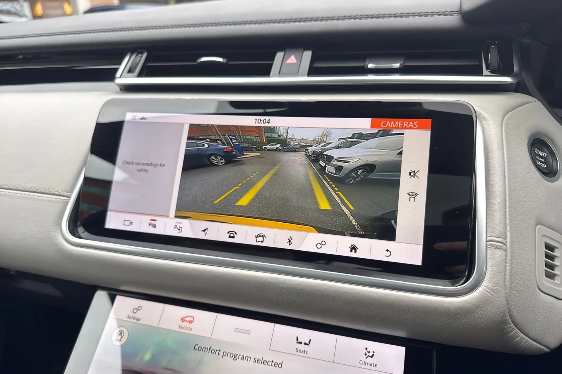 LAND ROVER RANGE ROVER VELAR thumbnail image number 4