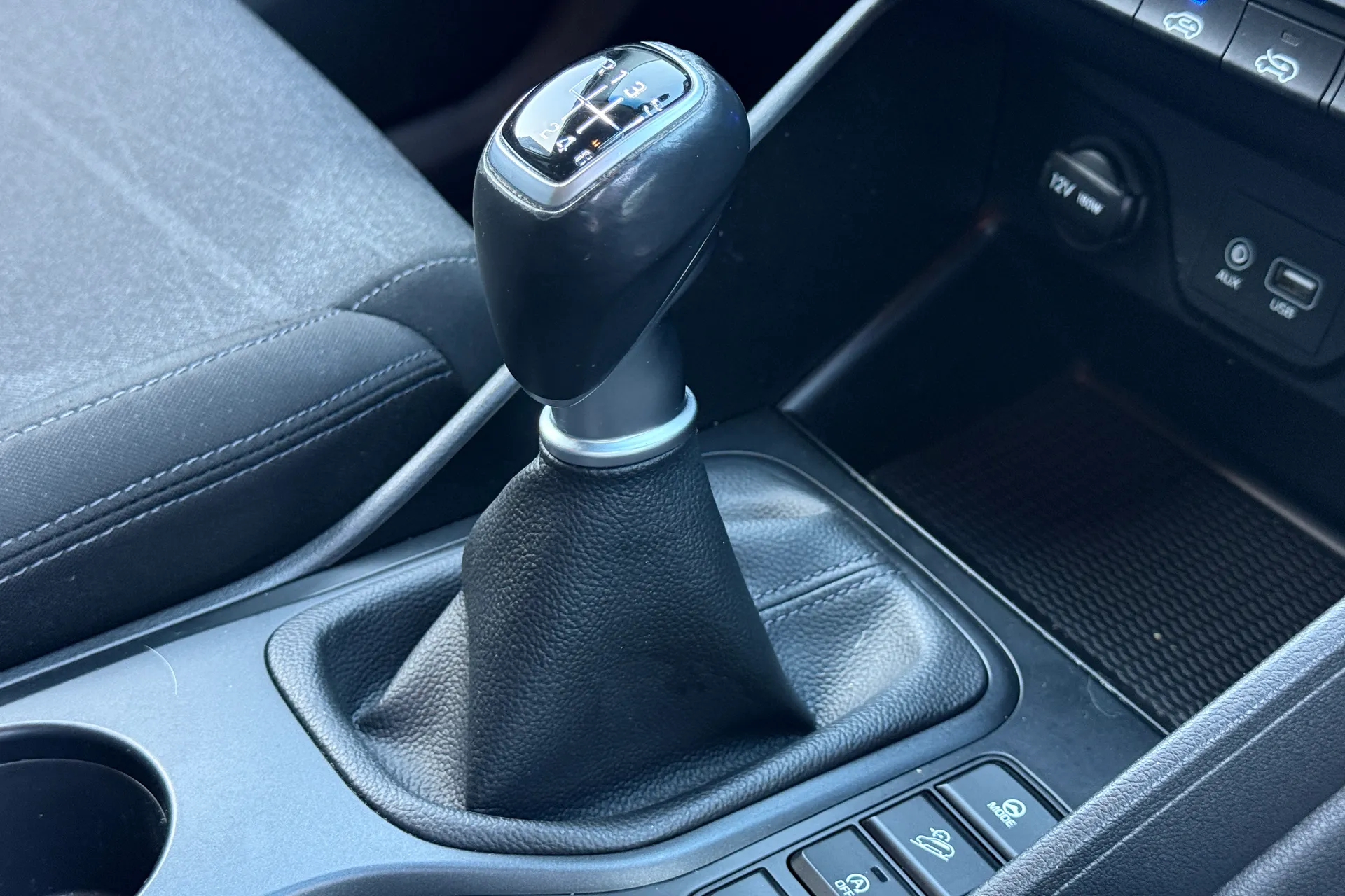 HYUNDAI TUCSON thumbnail image number 16