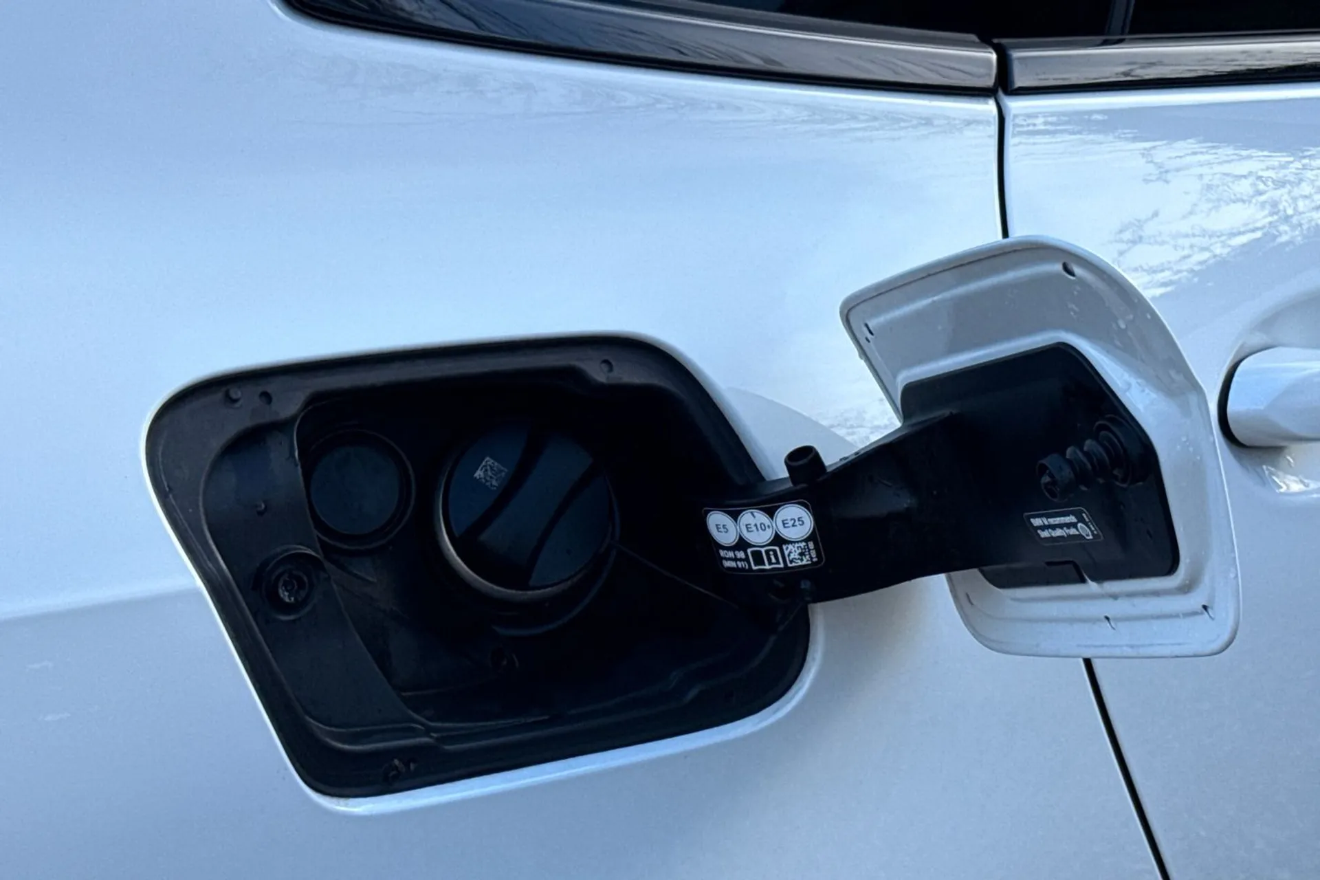 BMW 2 SERIES thumbnail image number 20