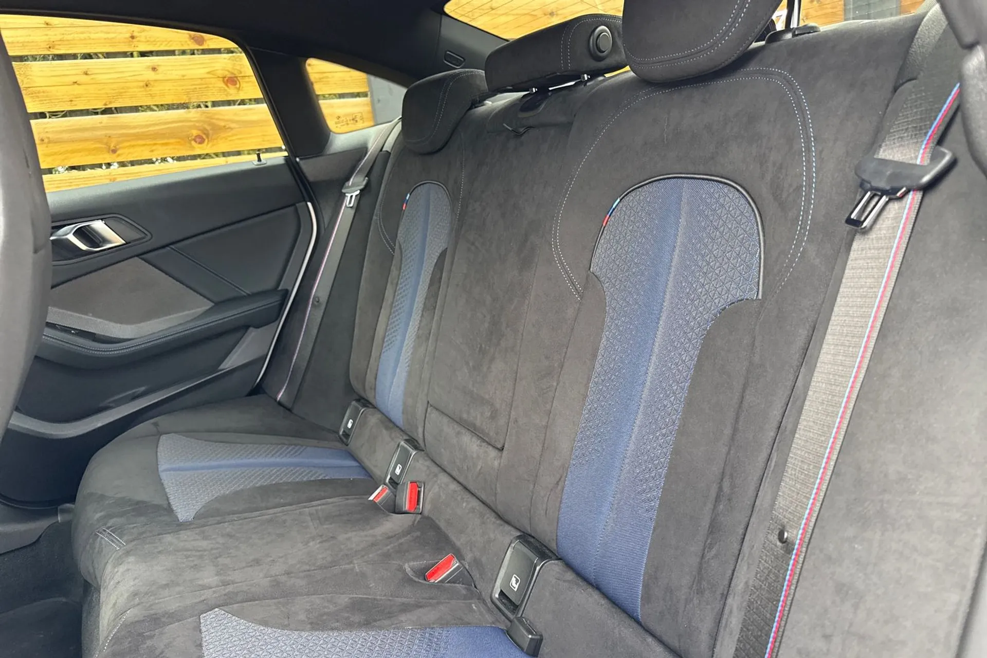 BMW 2 SERIES thumbnail image number 32