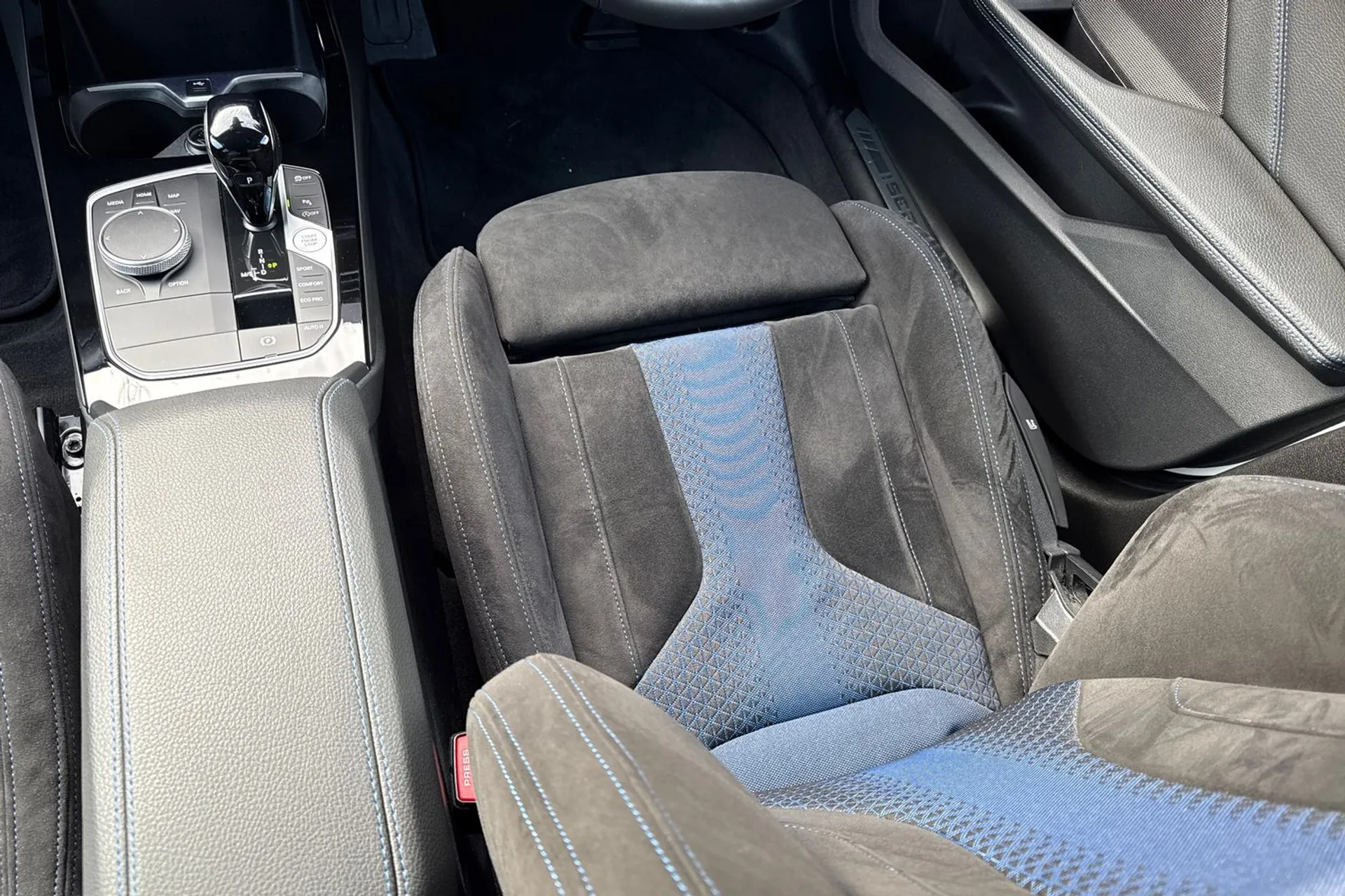 BMW 2 SERIES thumbnail image number 35