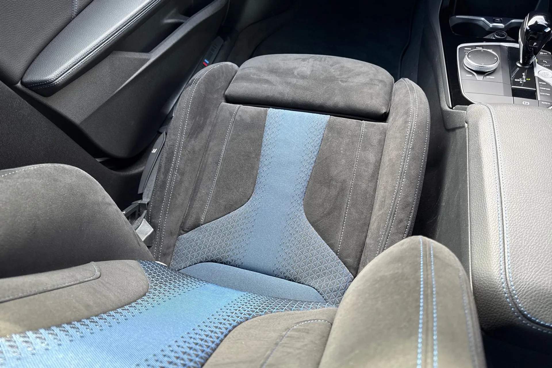 BMW 2 SERIES thumbnail image number 34