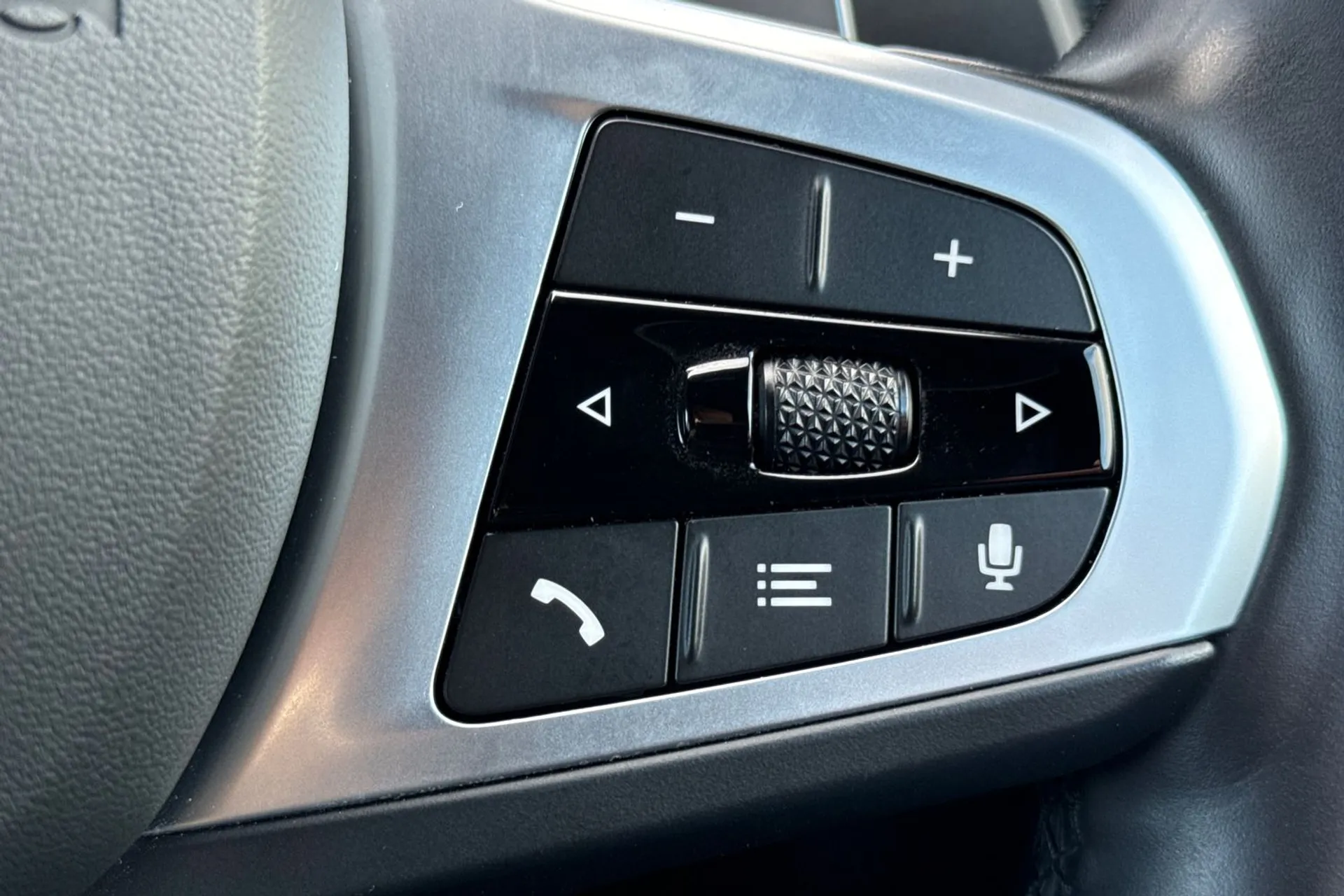 BMW 2 SERIES thumbnail image number 39