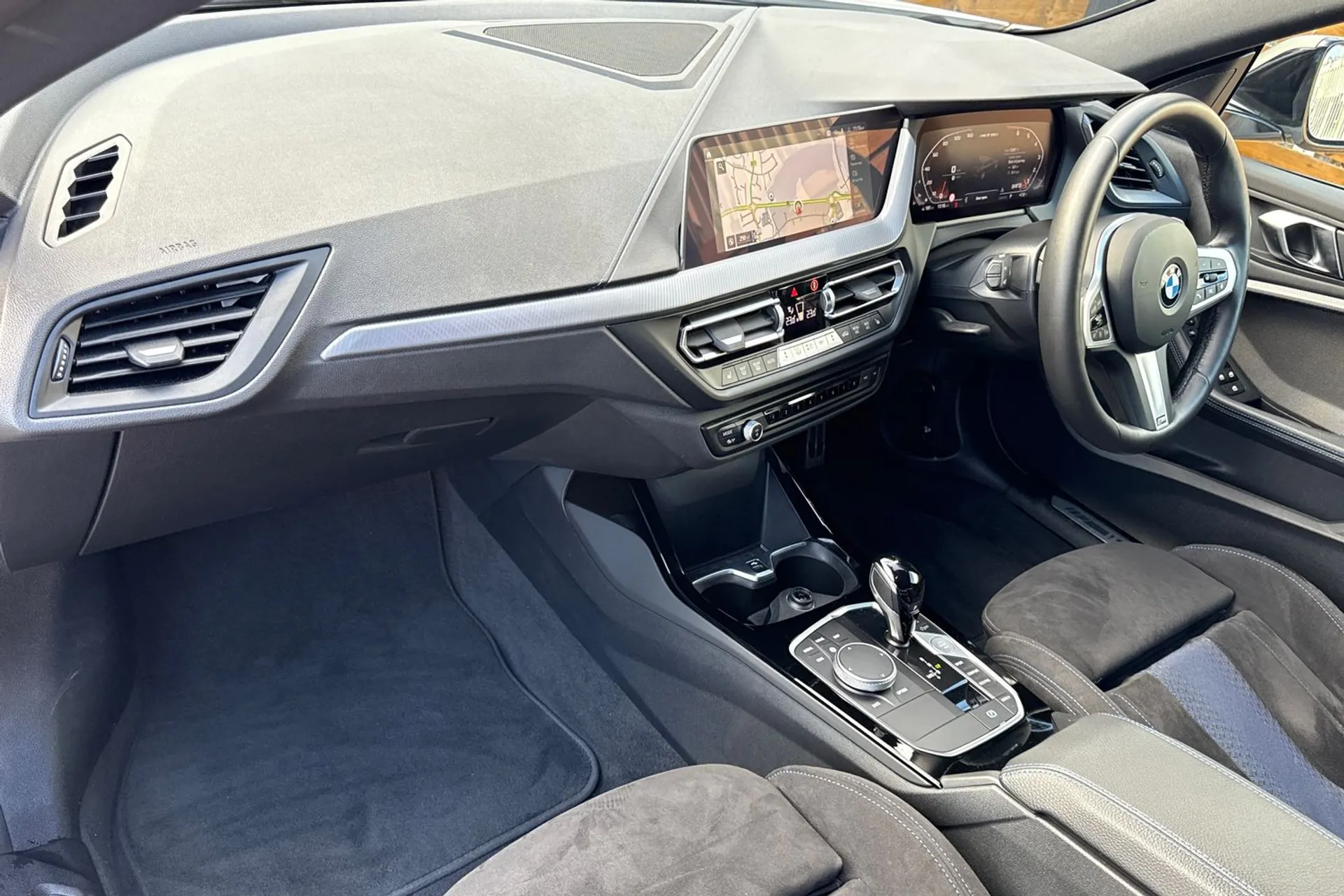 BMW 2 SERIES thumbnail image number 28