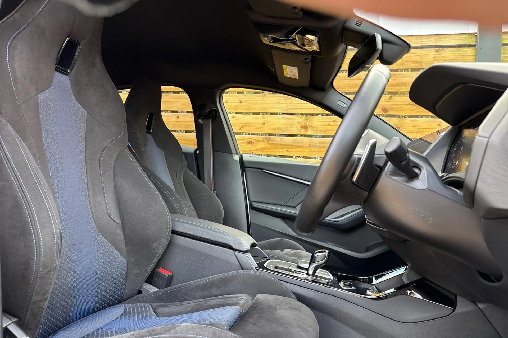 BMW 2 SERIES thumbnail image number 27