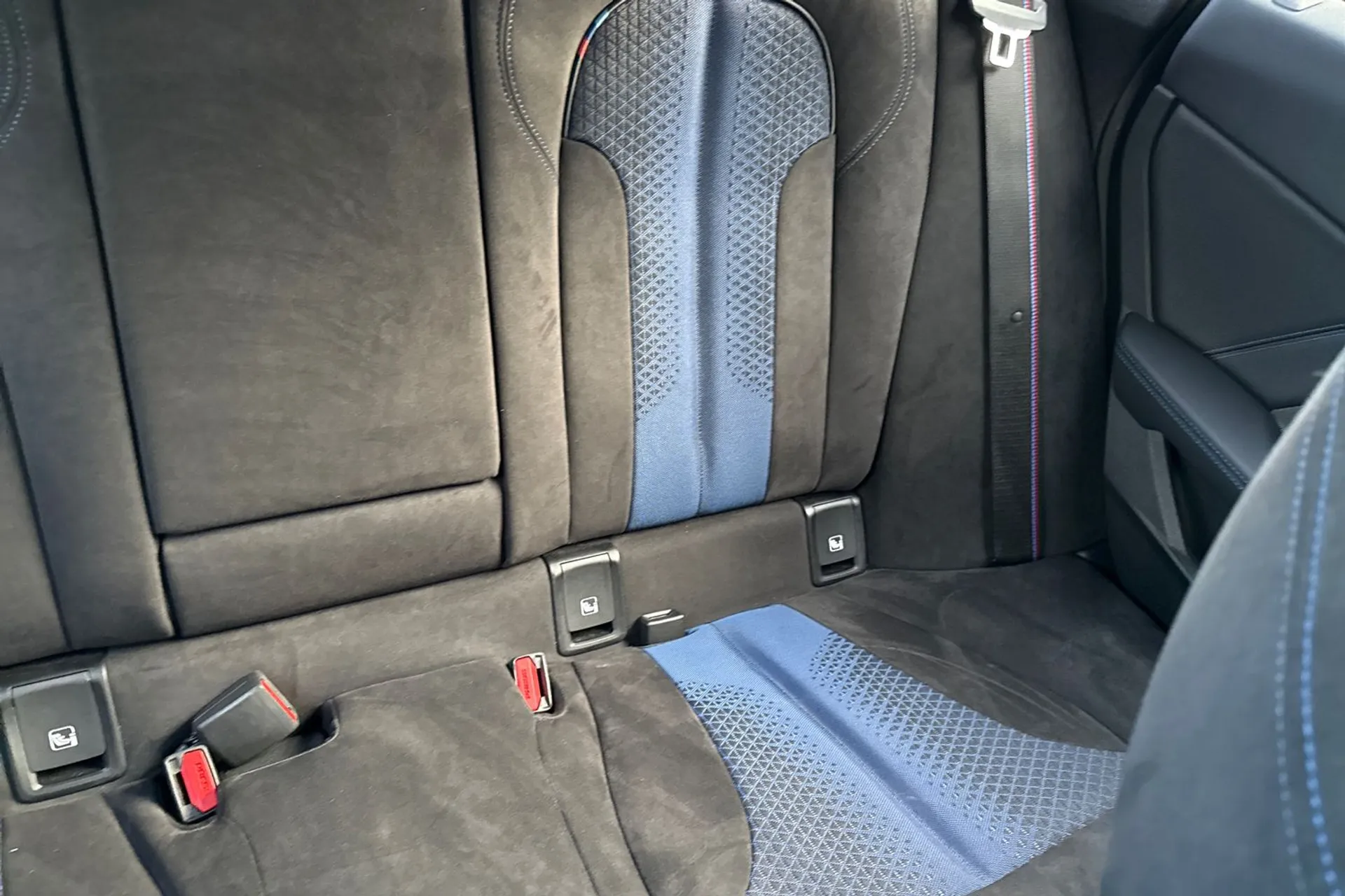 BMW 2 SERIES thumbnail image number 26