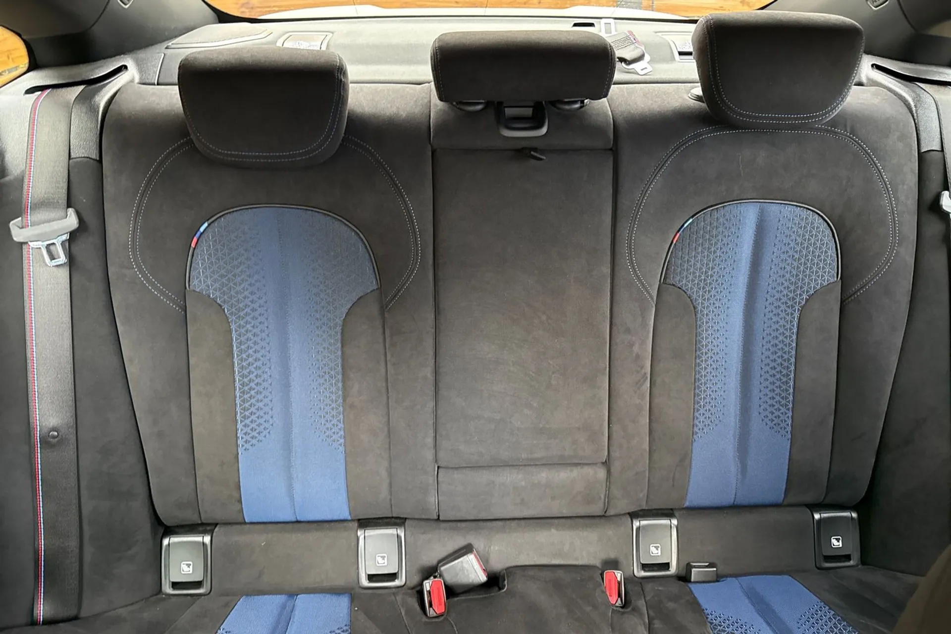 BMW 2 SERIES thumbnail image number 33