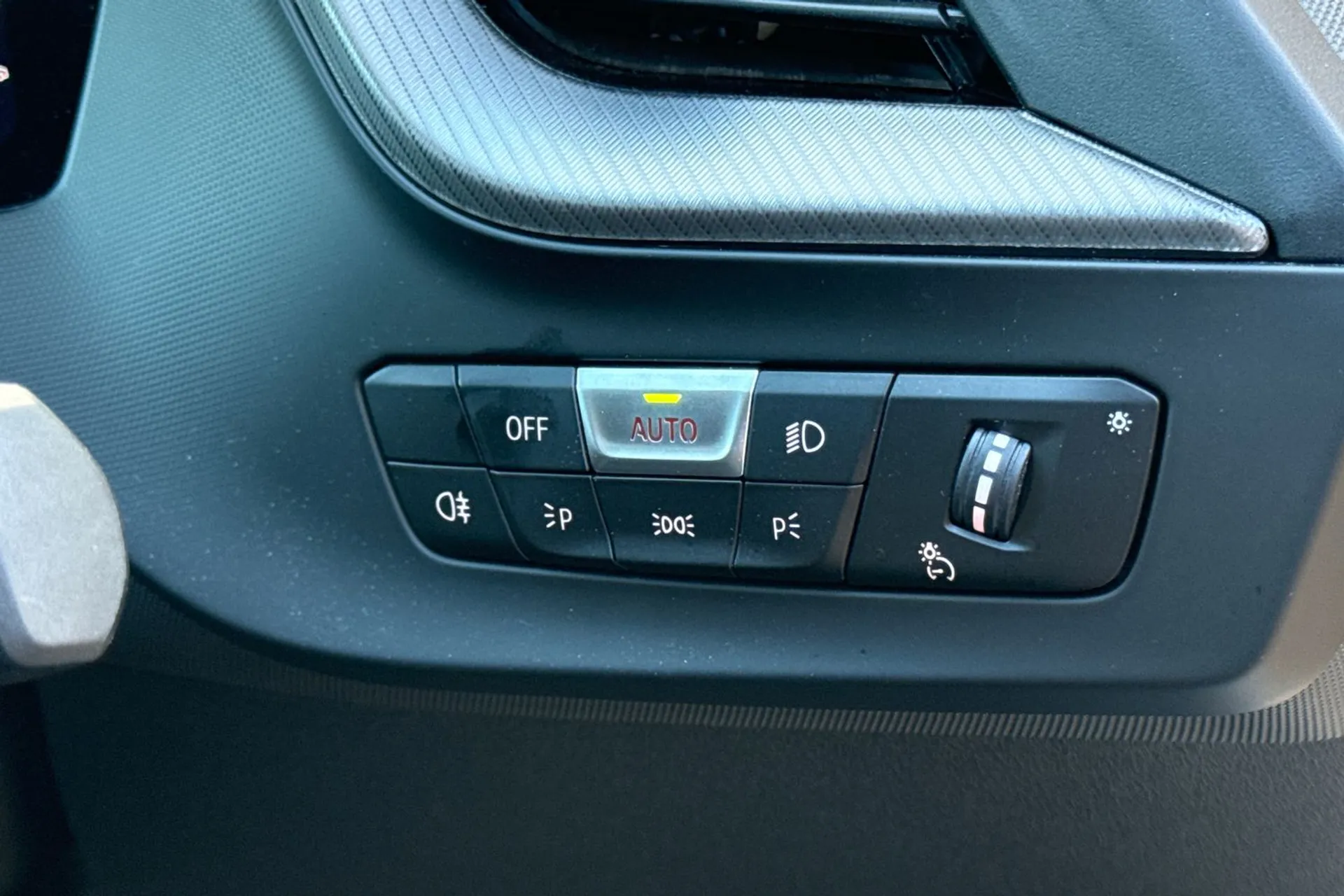 BMW 2 SERIES thumbnail image number 43