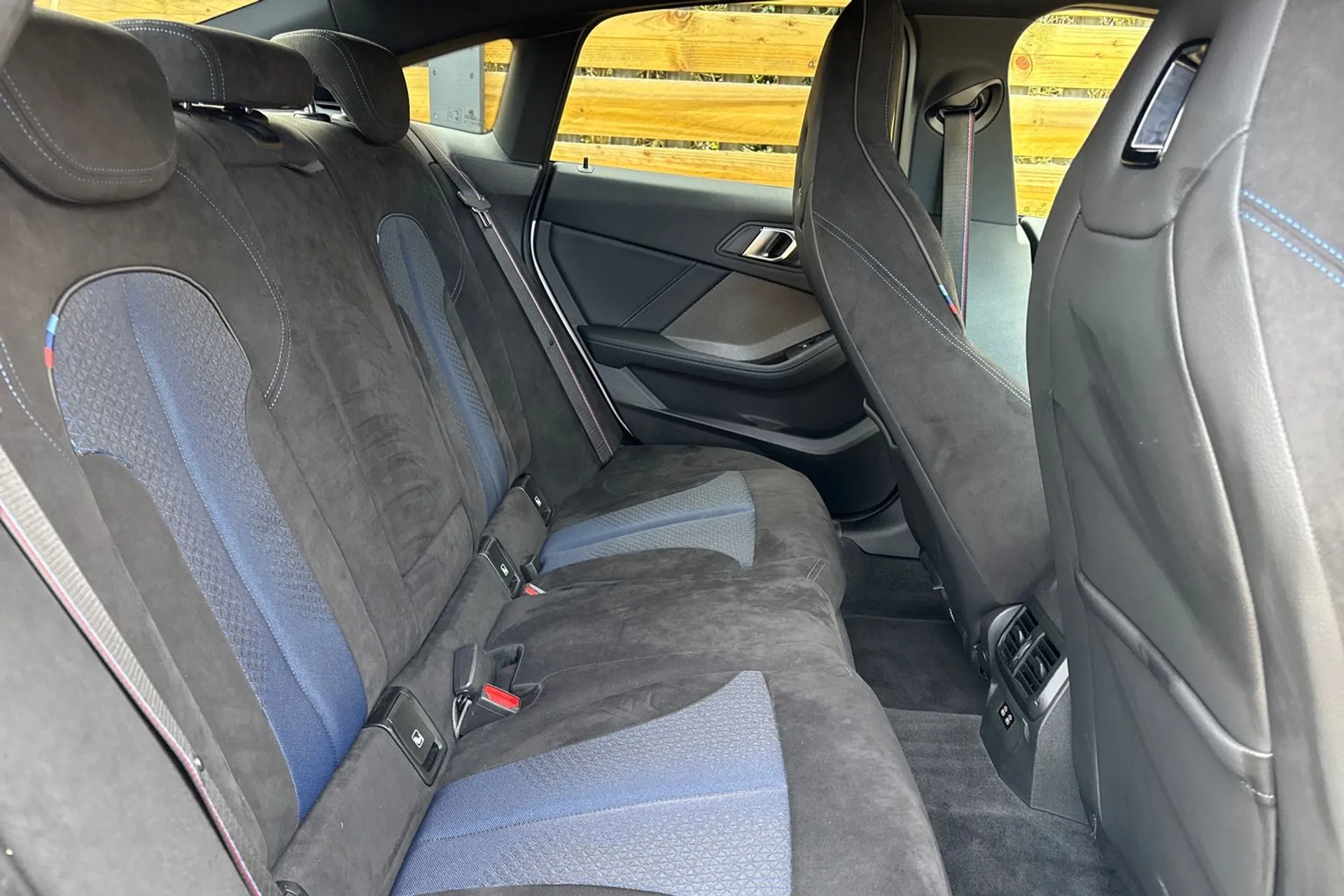 BMW 2 SERIES thumbnail image number 24