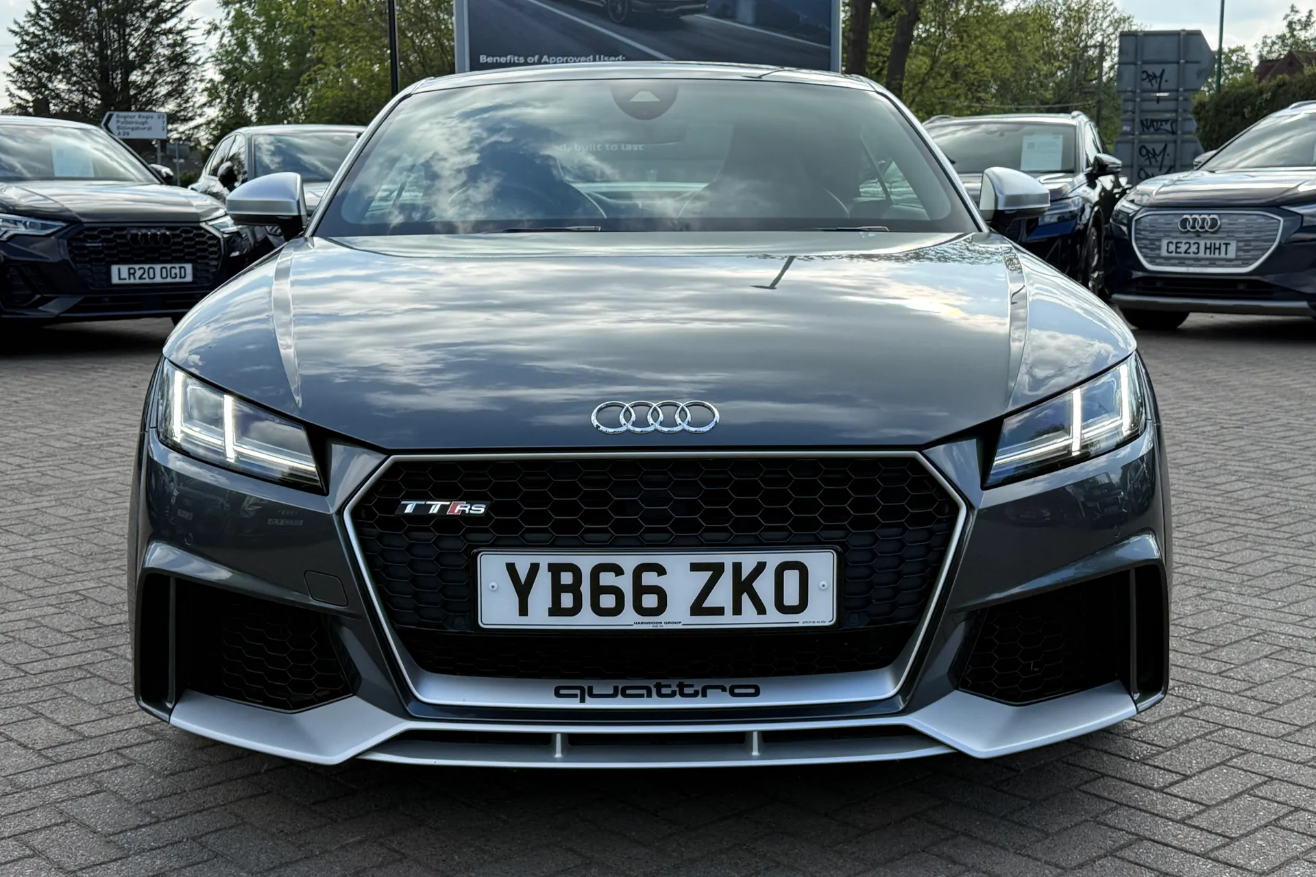 Audi TT thumbnail image number 24