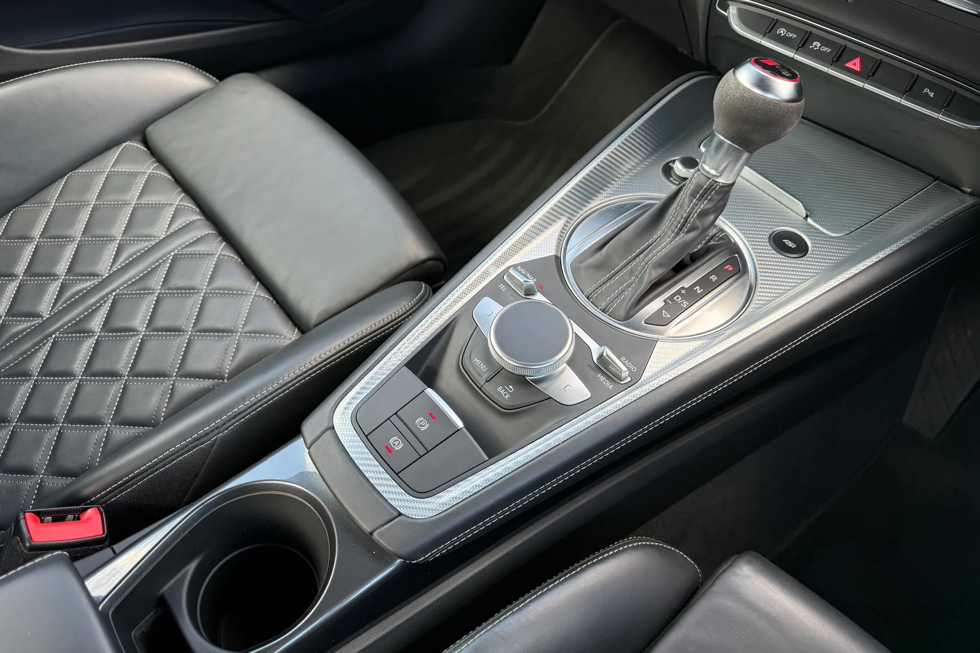 Audi TT thumbnail image number 38