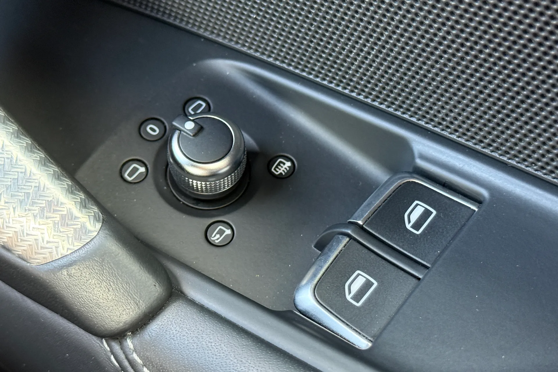Audi TT thumbnail image number 18