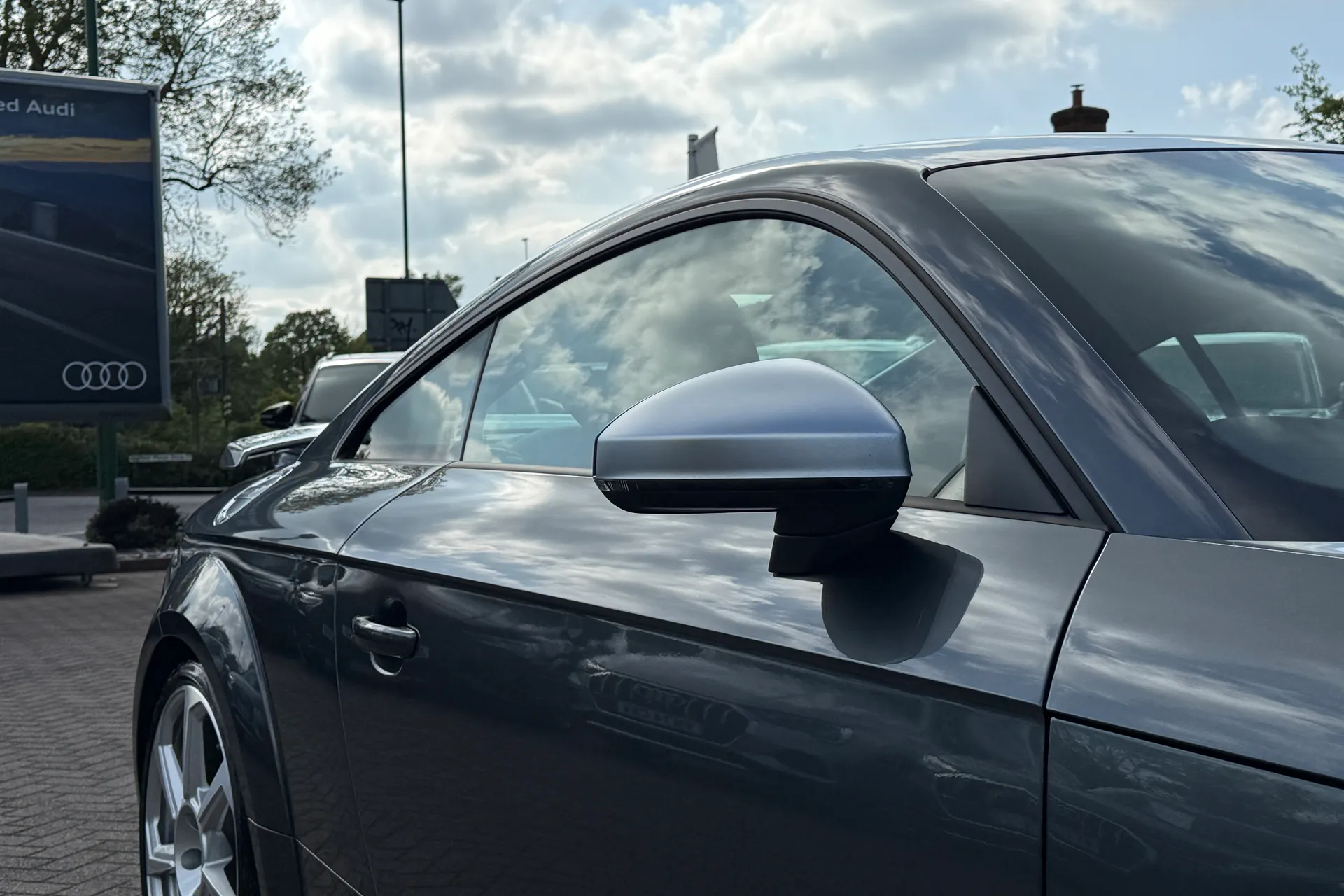 Audi TT thumbnail image number 48