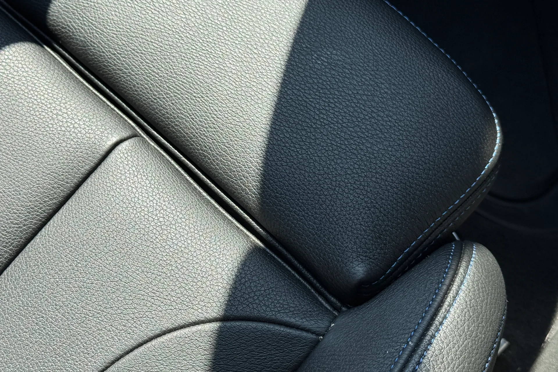 BMW 1 SERIES thumbnail image number 25