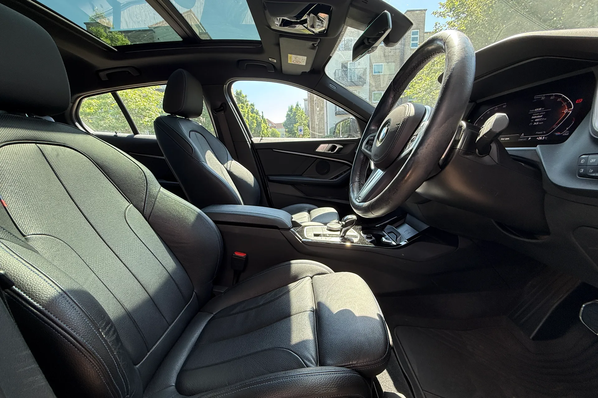 BMW 1 SERIES thumbnail image number 28