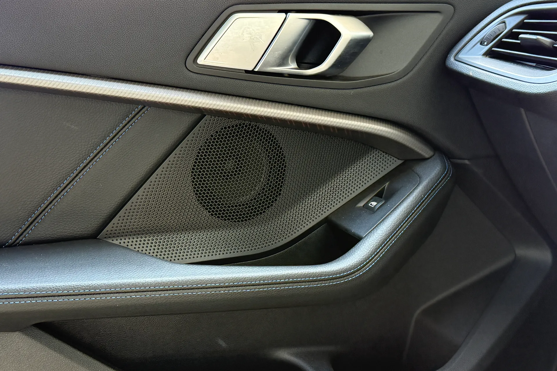 BMW 1 SERIES thumbnail image number 26