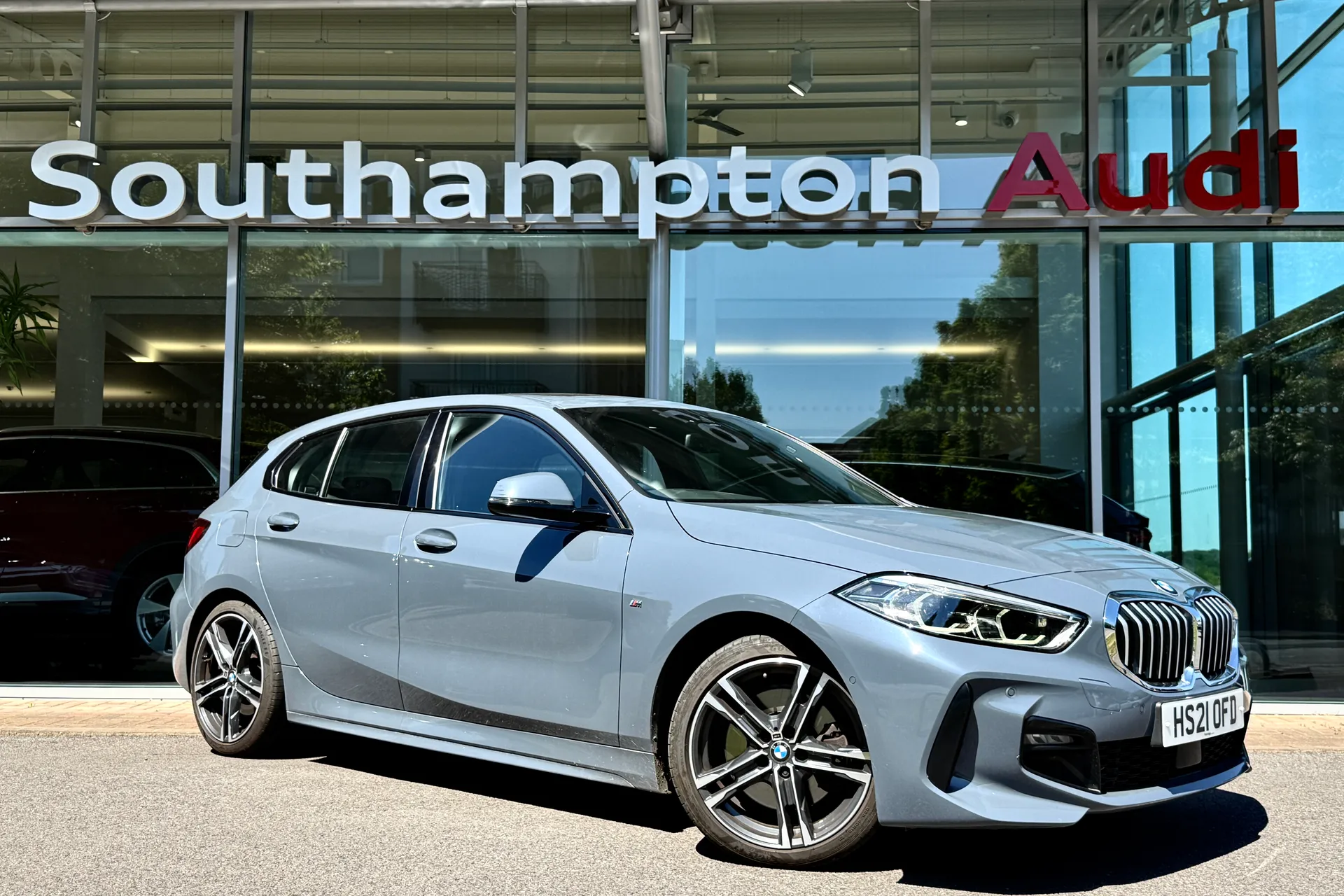 BMW 1 SERIES focused image