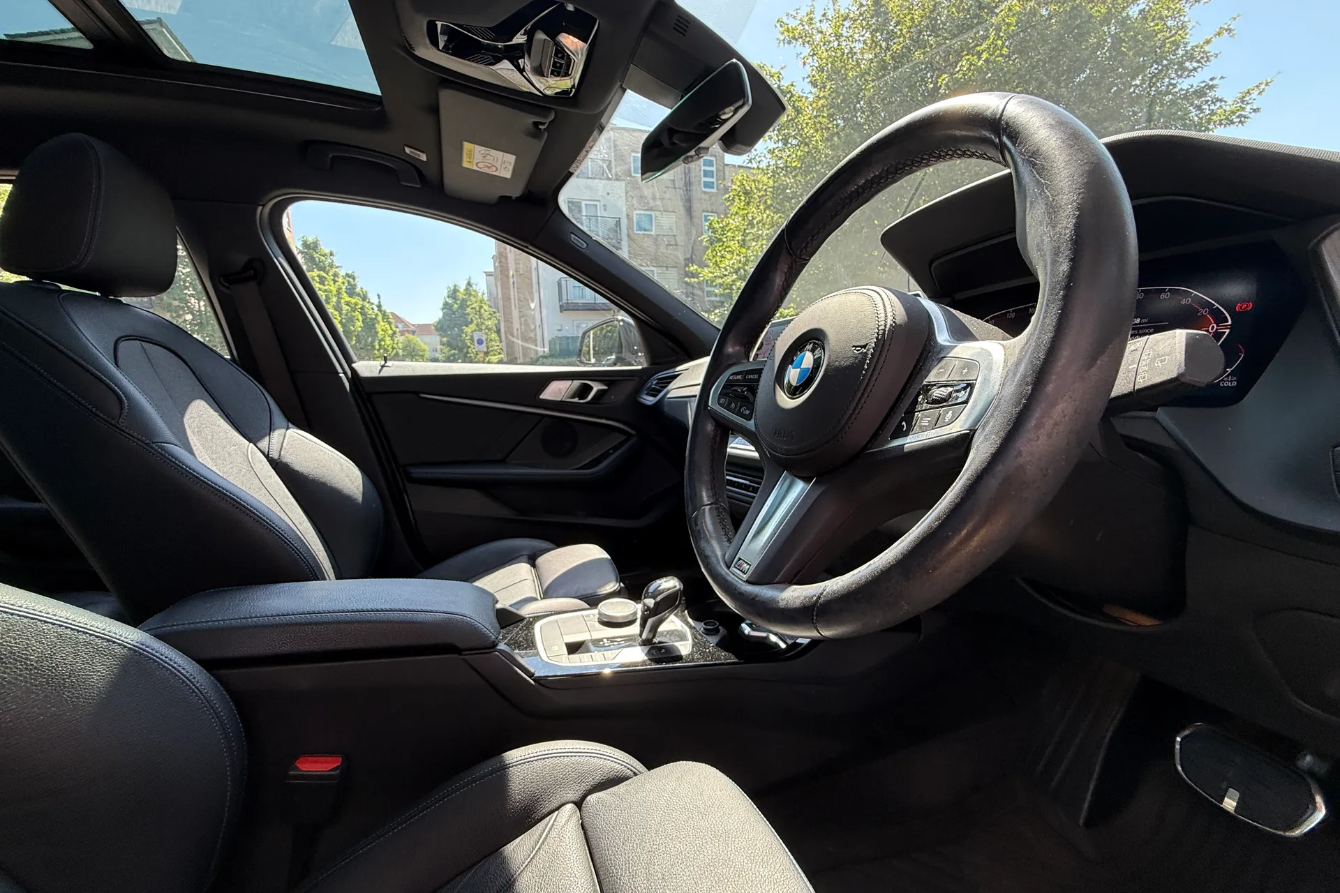 BMW 1 SERIES thumbnail image number 11