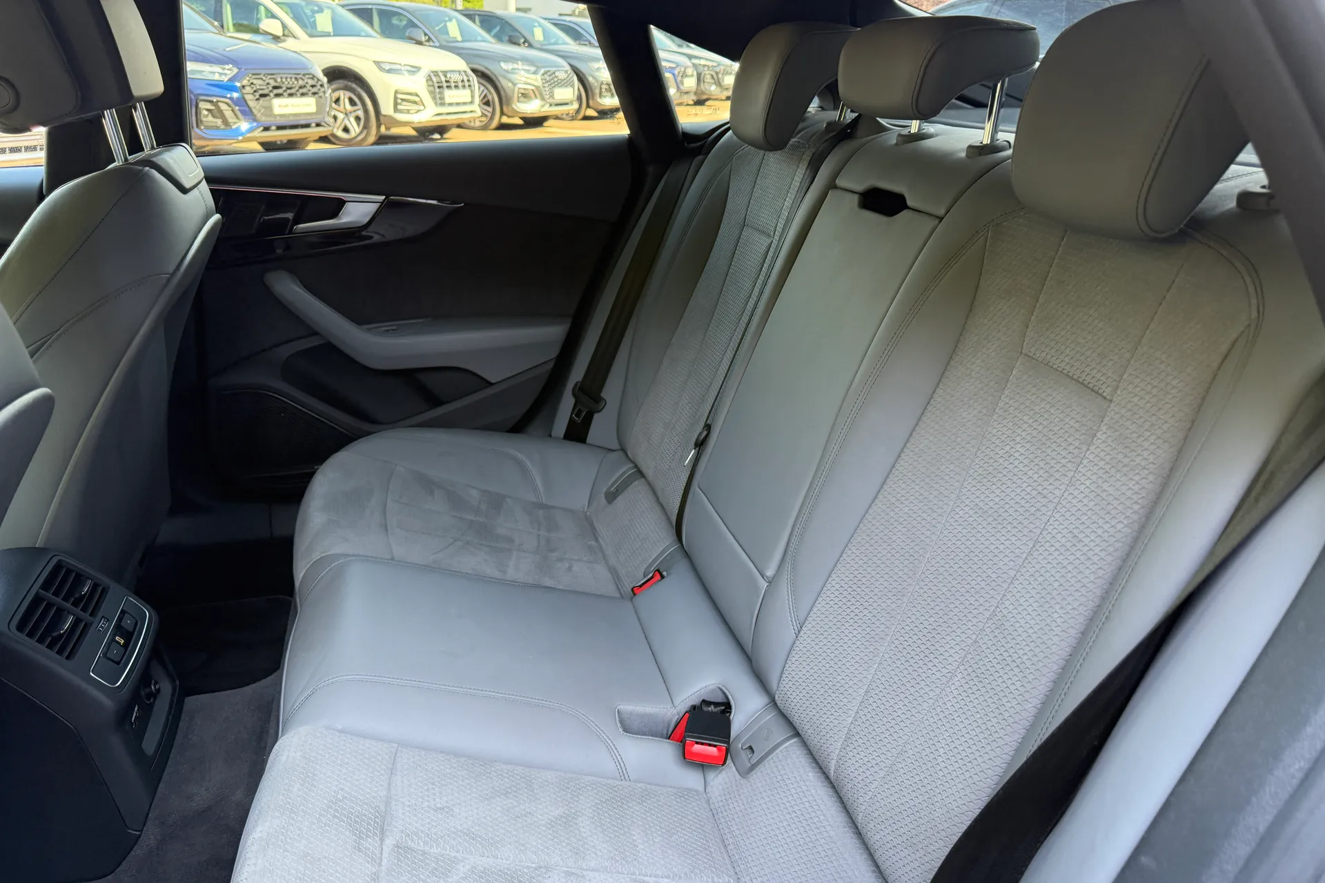 Audi A5 thumbnail image number 42
