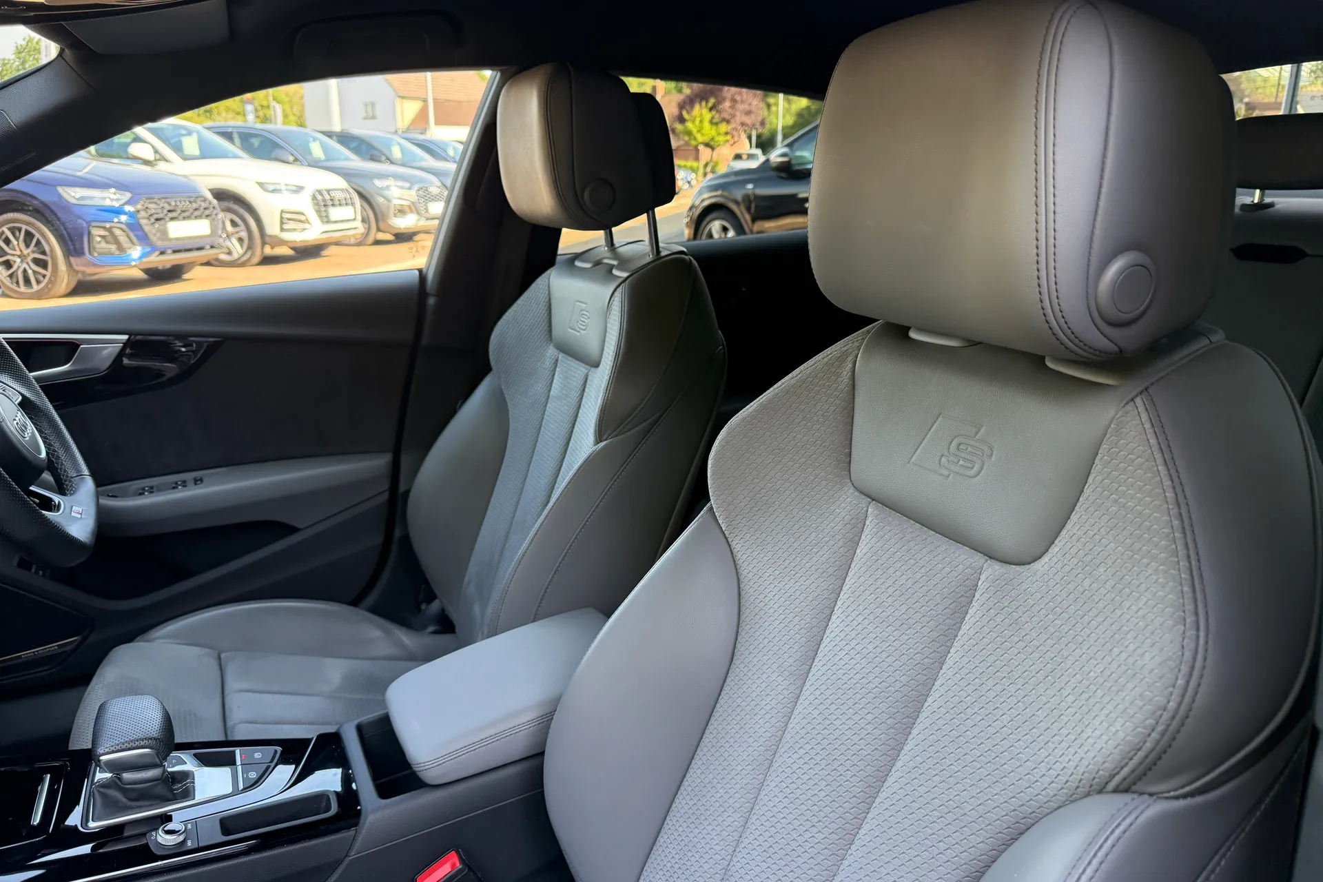 Audi A5 thumbnail image number 45