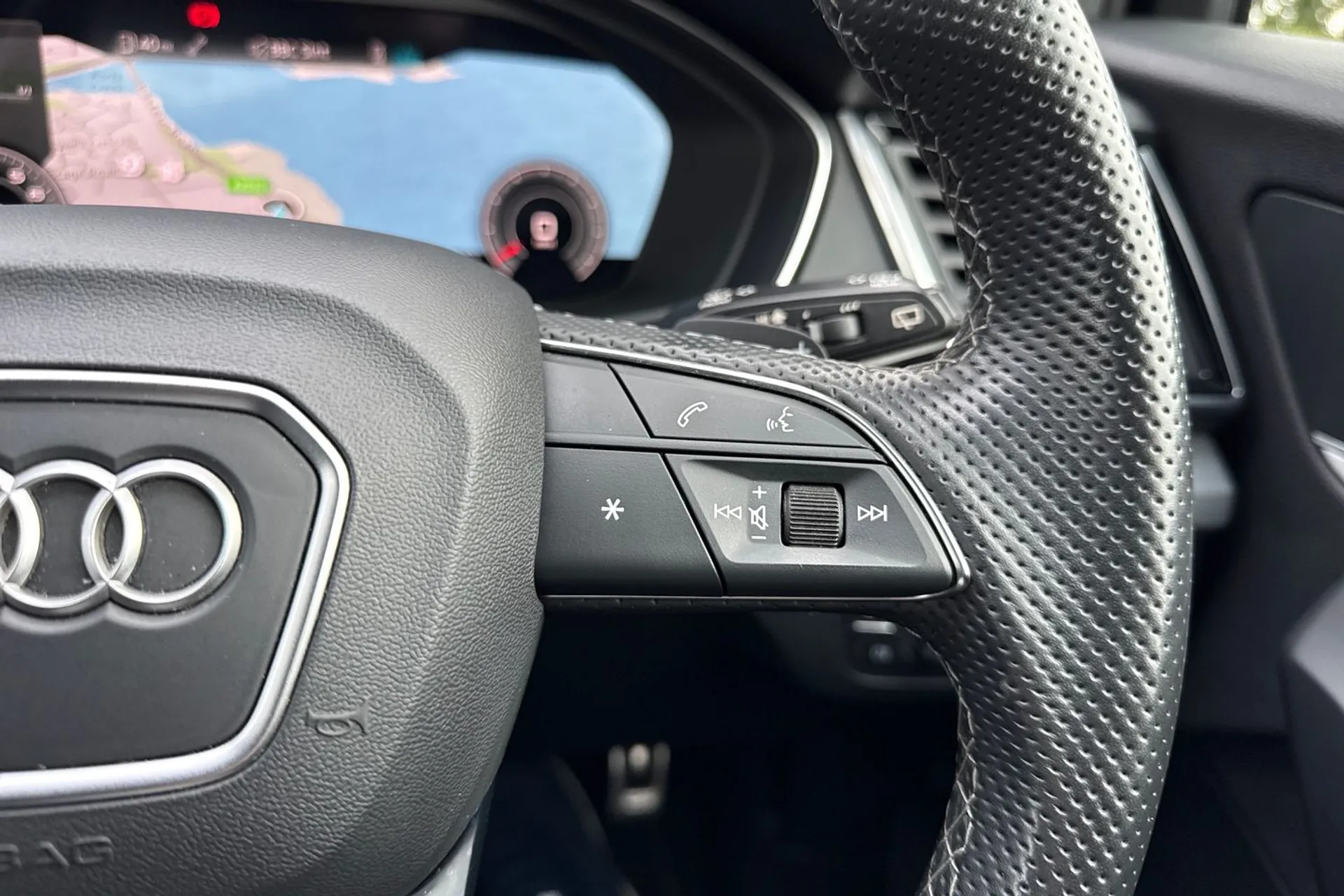 Audi Q5 thumbnail image number 40