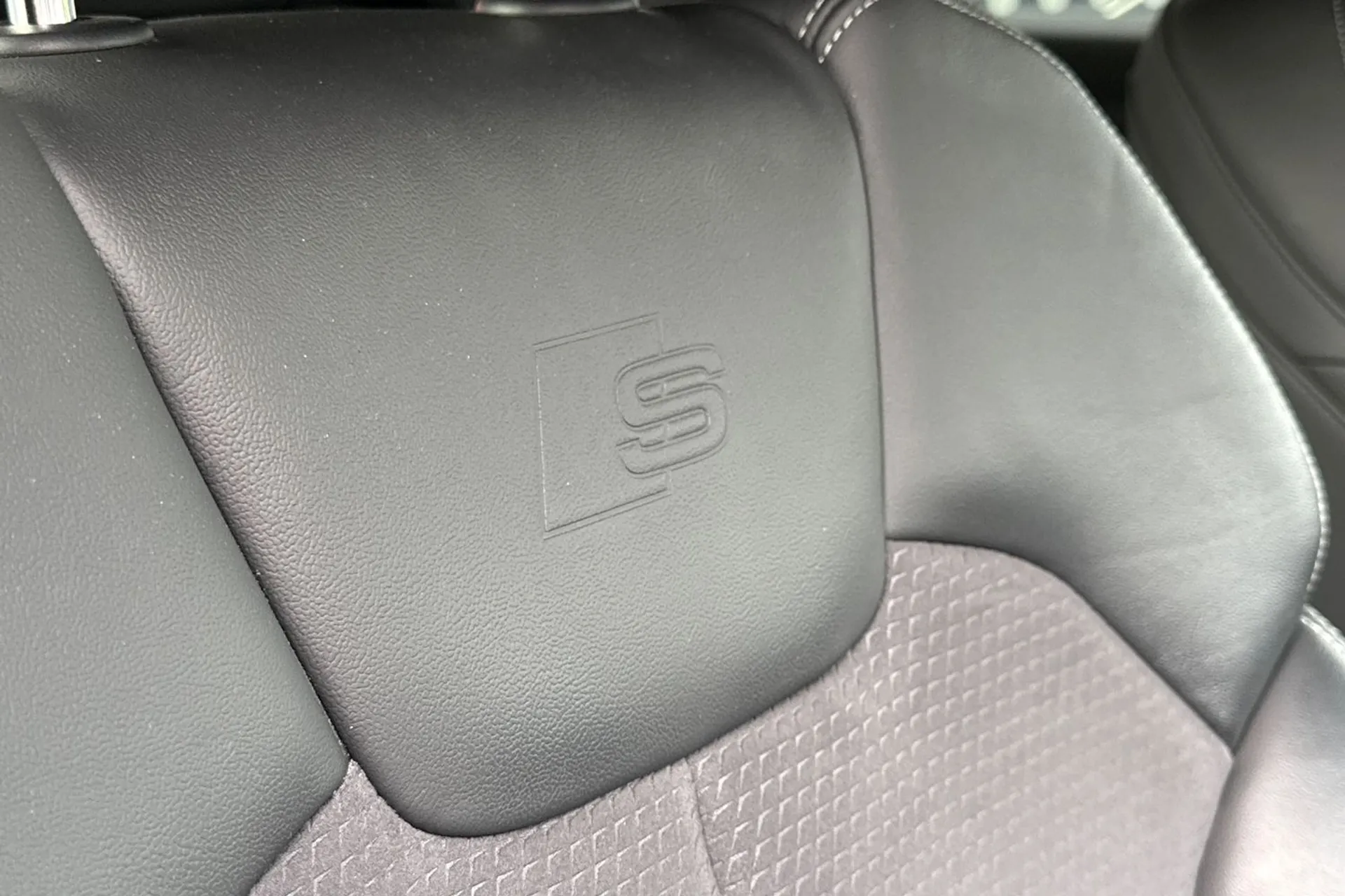 Audi Q5 thumbnail image number 25