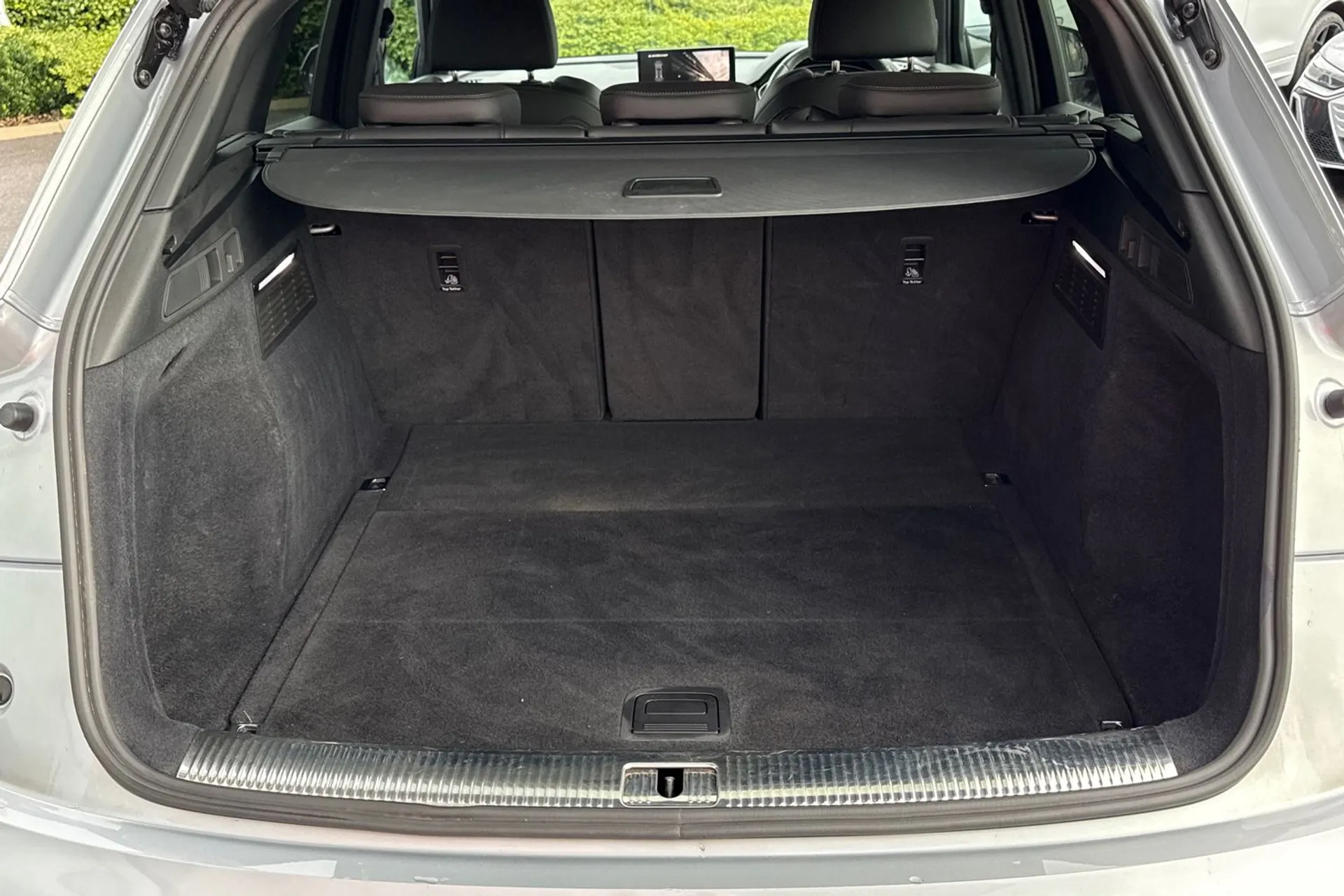 Audi Q5 thumbnail image number 36