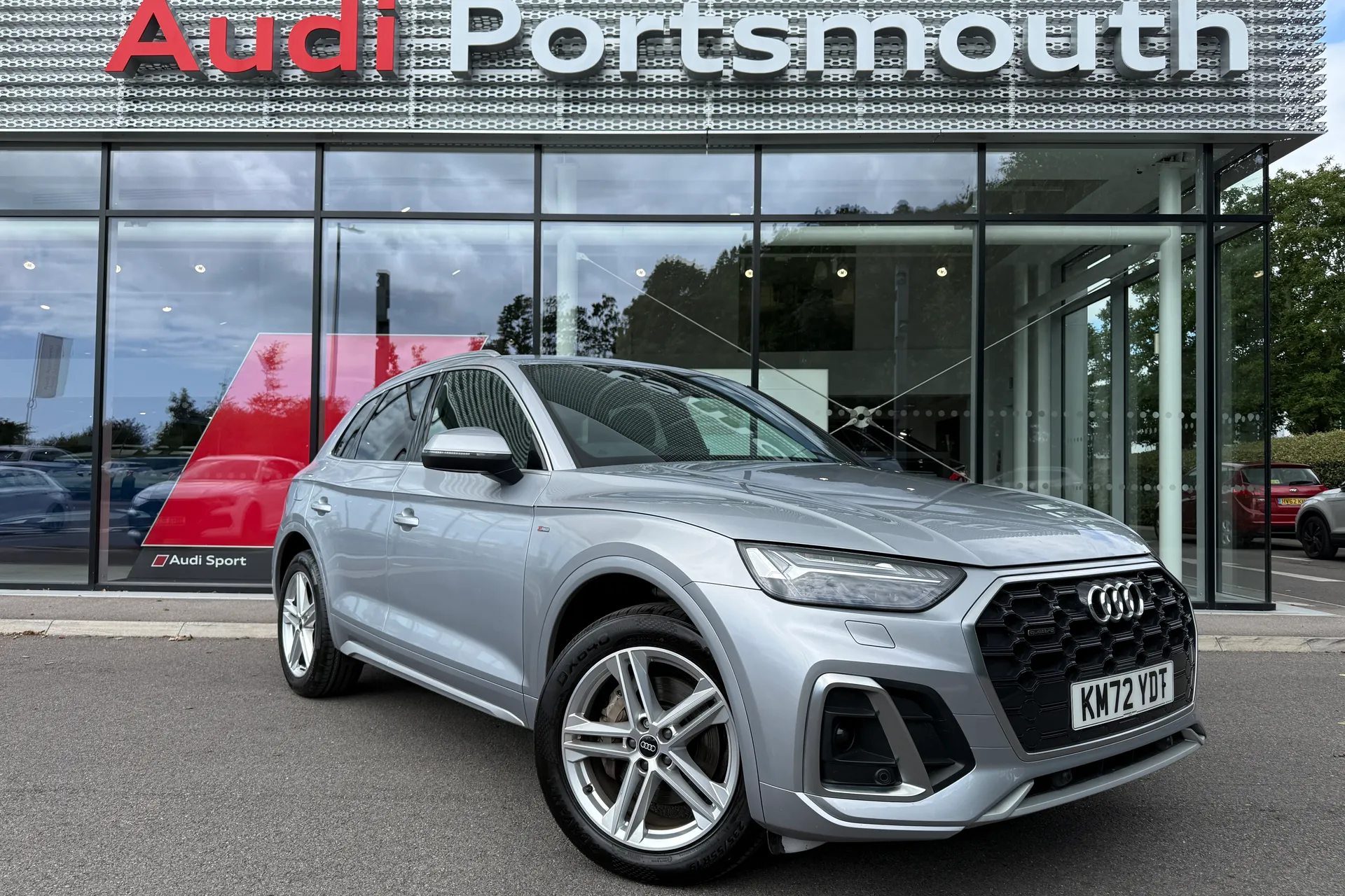 Audi Q5 focused image