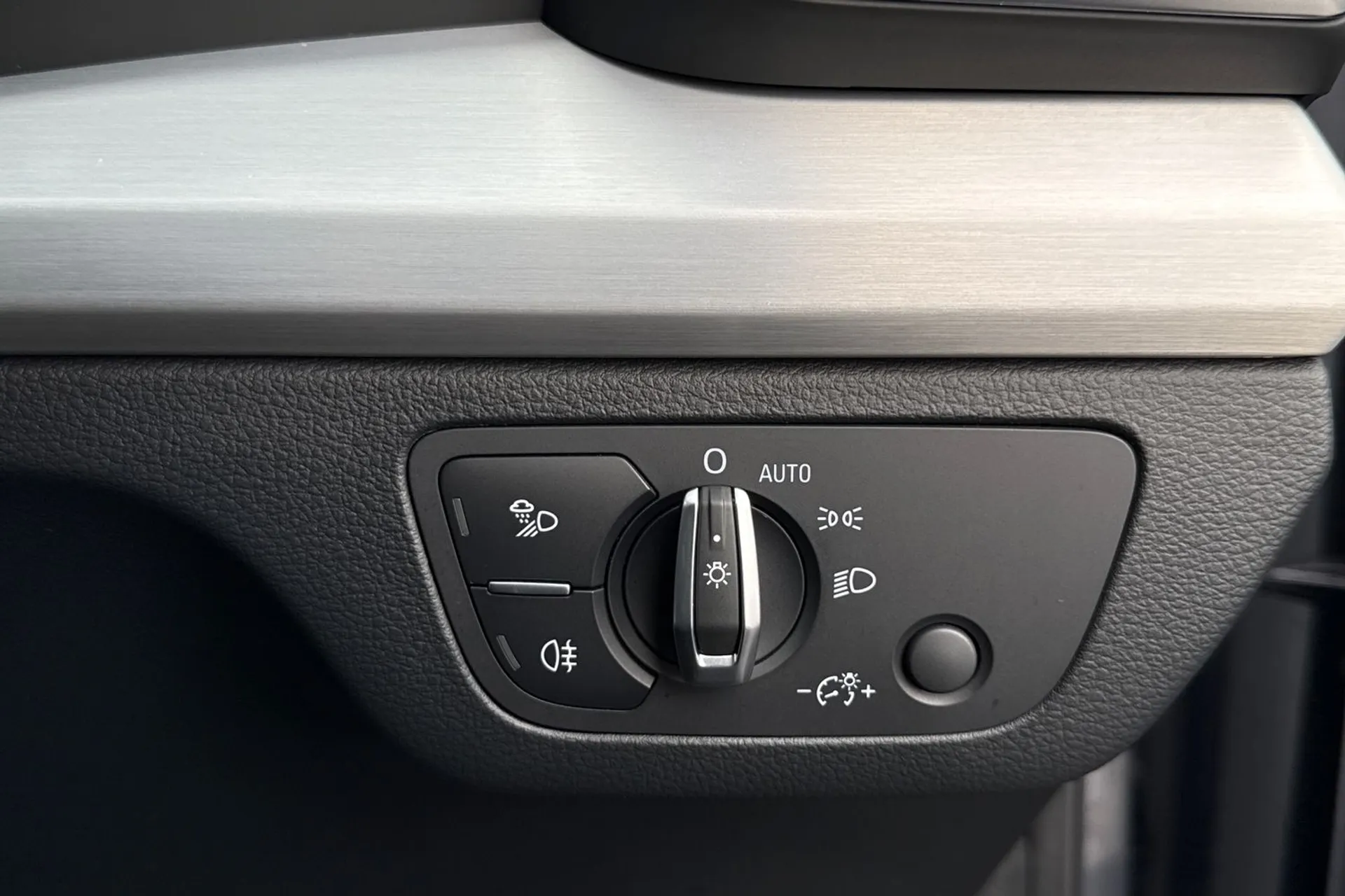 Audi Q5 thumbnail image number 35