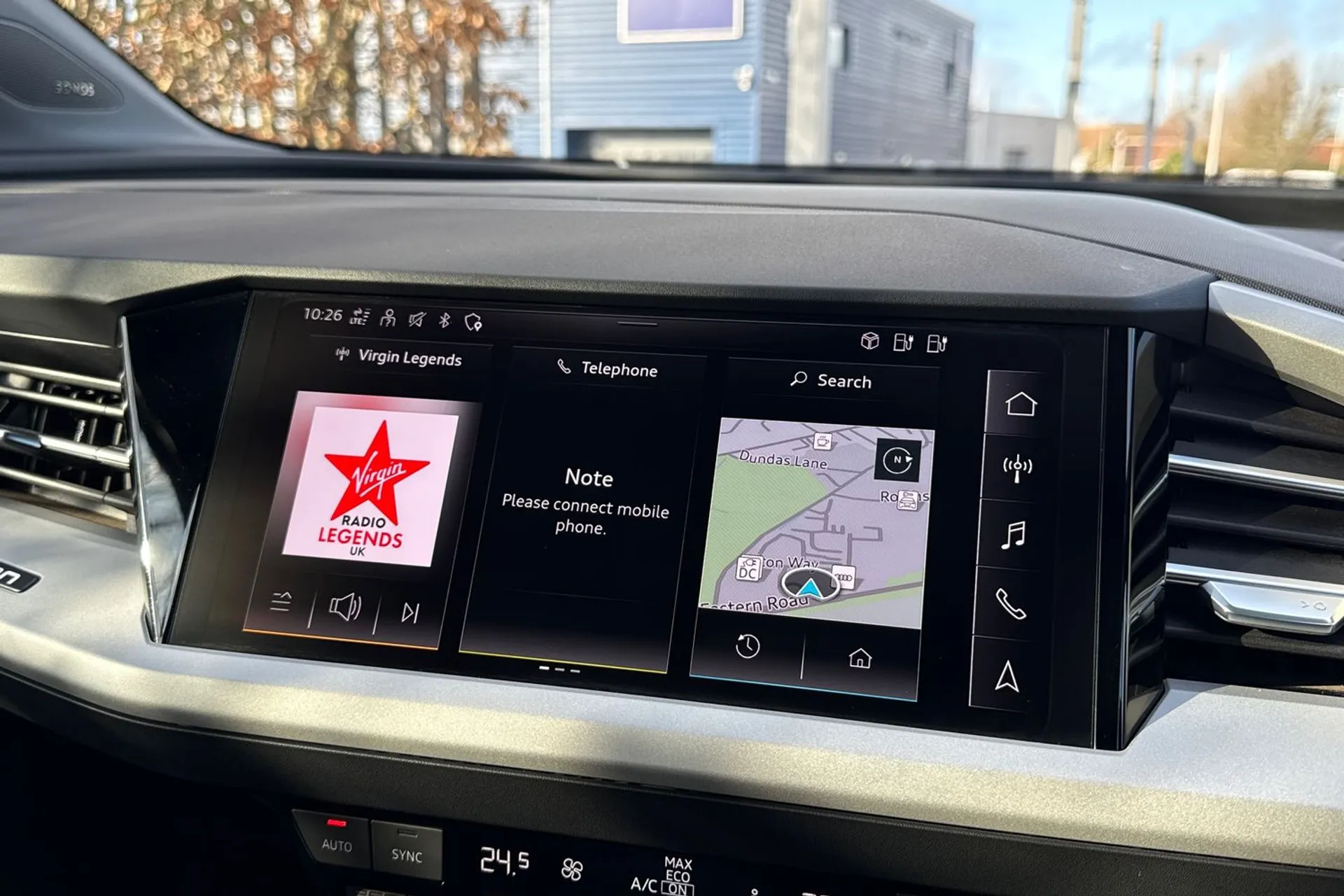 Audi Q4 thumbnail image number 17