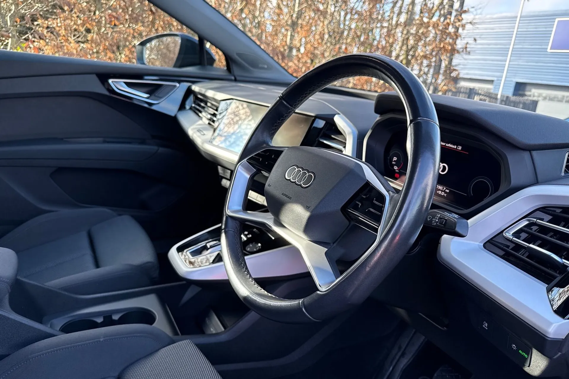 Audi Q4 thumbnail image number 29