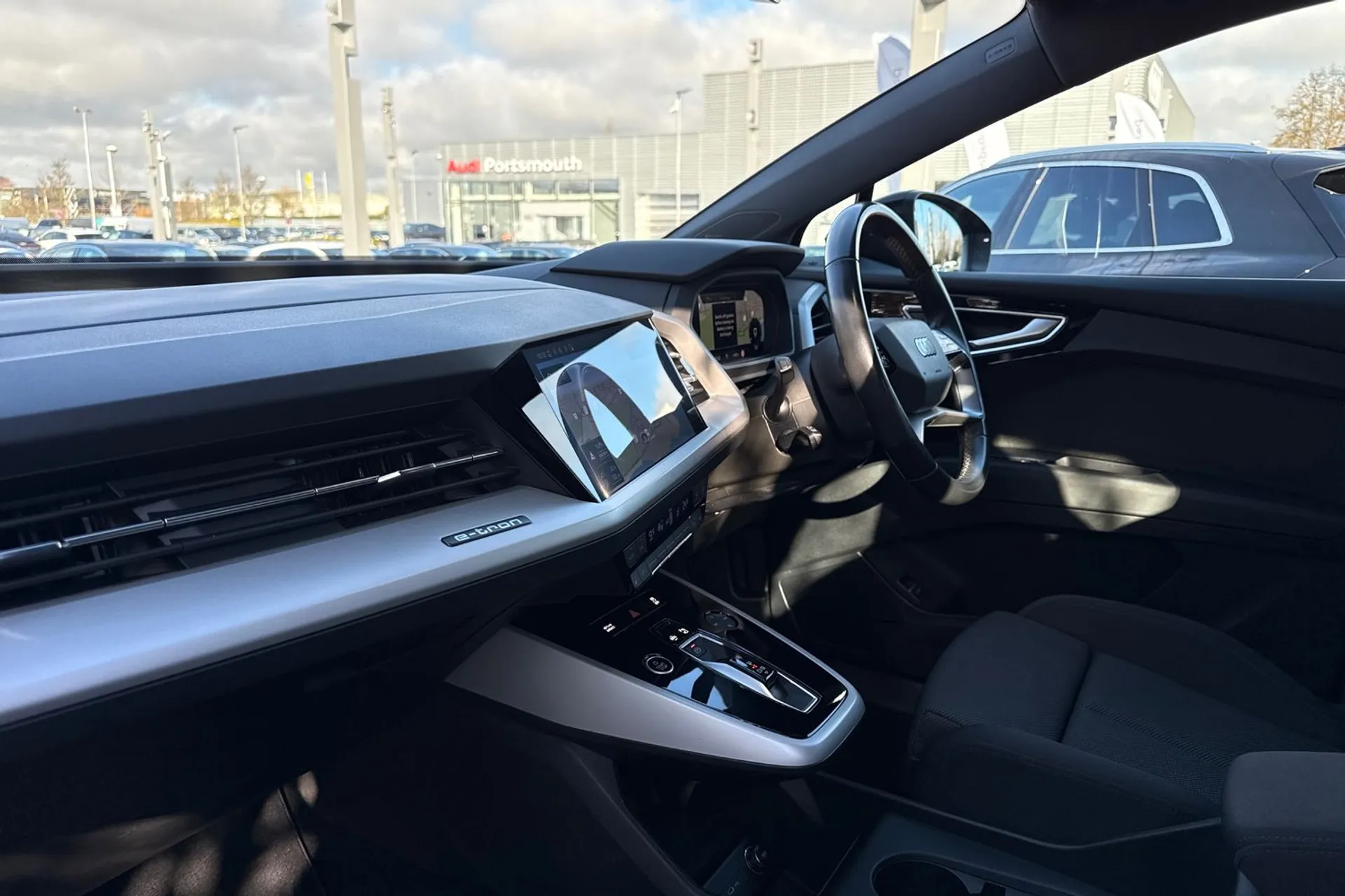 Audi Q4 thumbnail image number 12