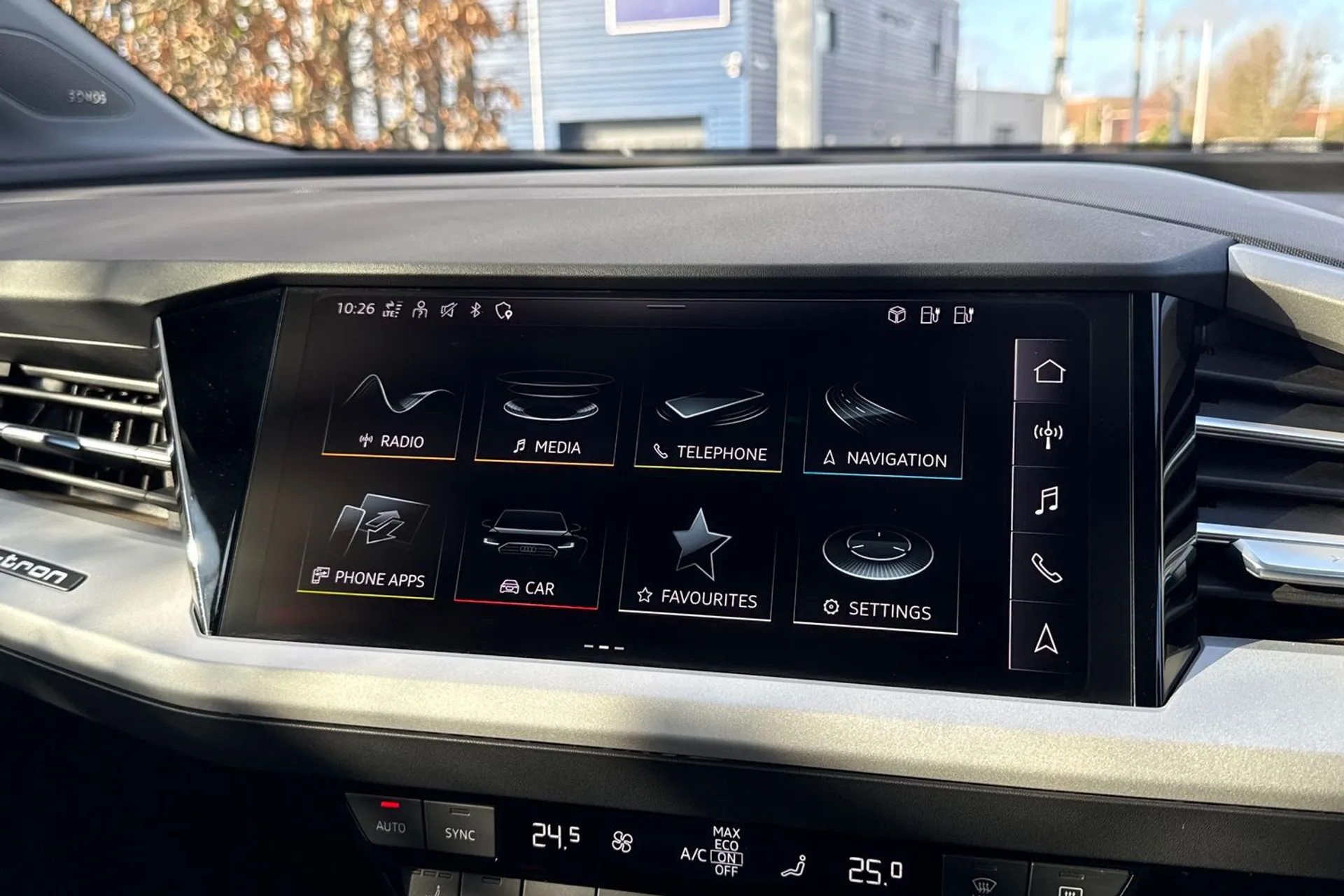 Audi Q4 thumbnail image number 30