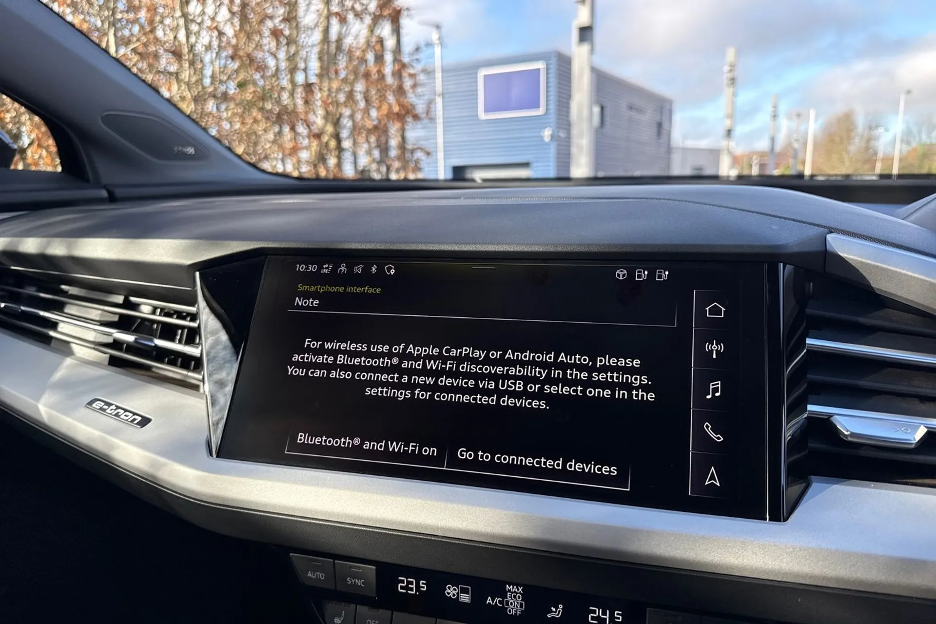 Audi Q4 thumbnail image number 19