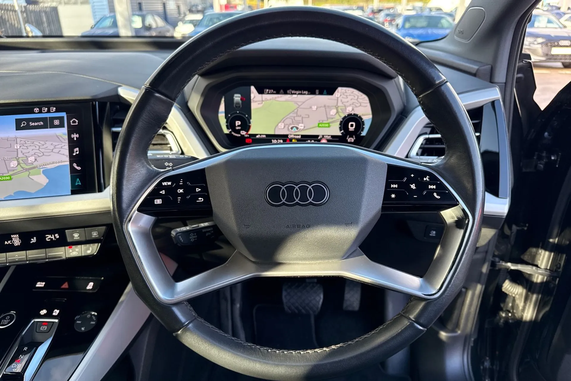 Audi Q4 thumbnail image number 8