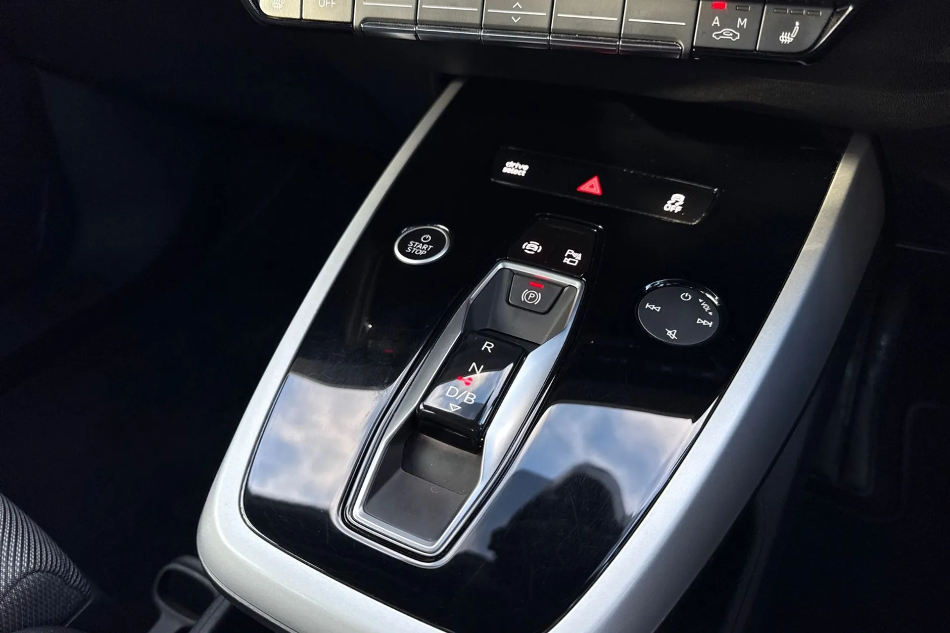 Audi Q4 thumbnail image number 26