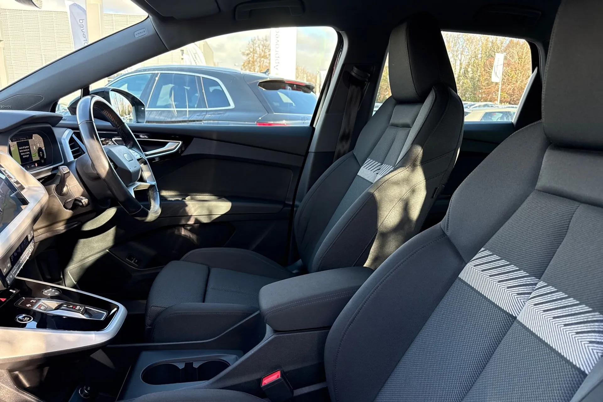 Audi Q4 thumbnail image number 40