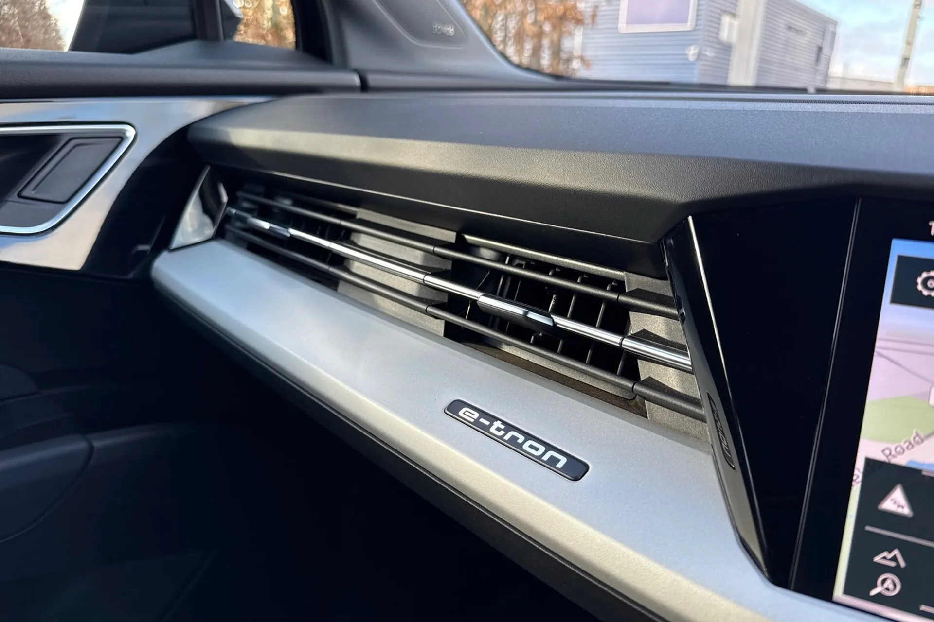 Audi Q4 thumbnail image number 36