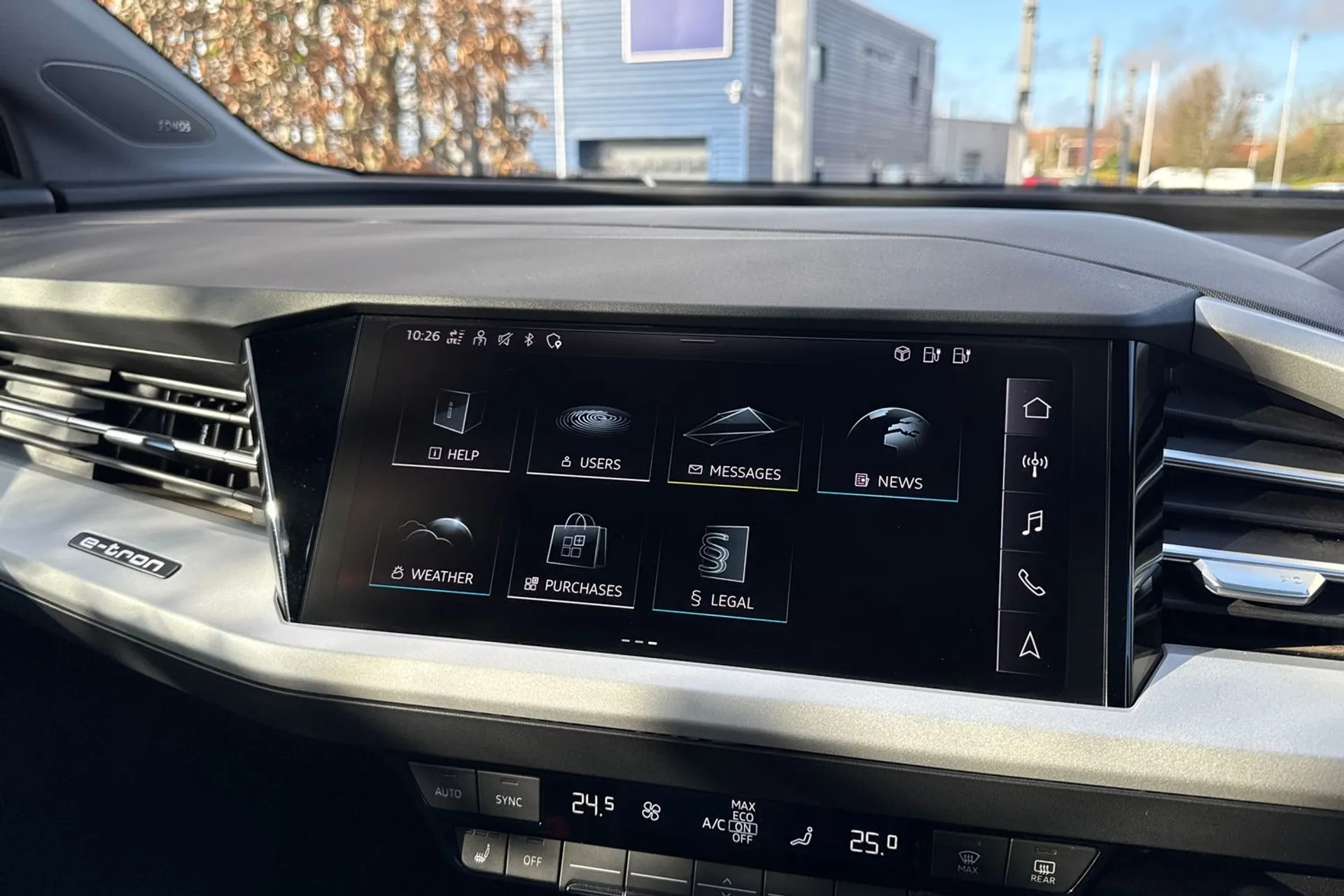 Audi Q4 thumbnail image number 15