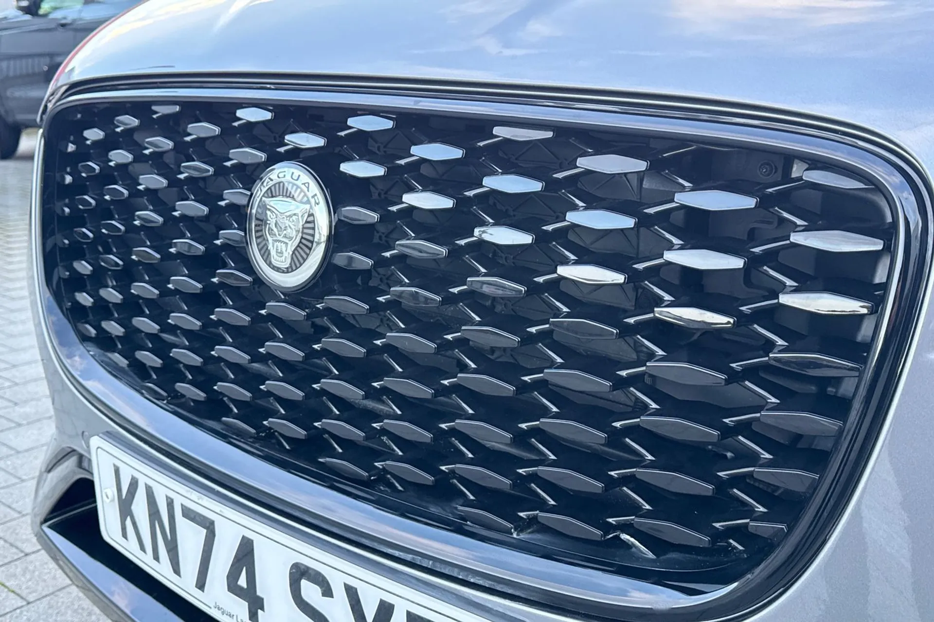 Jaguar F-PACE thumbnail image number 26