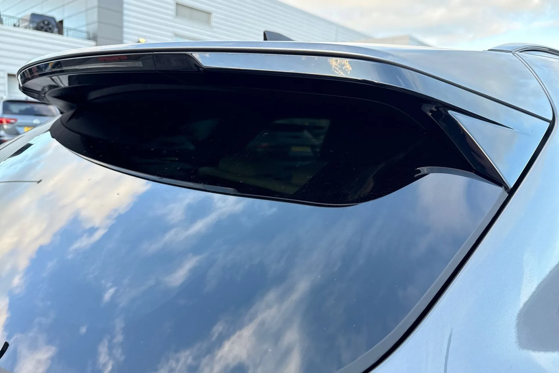 Jaguar F-PACE thumbnail image number 22