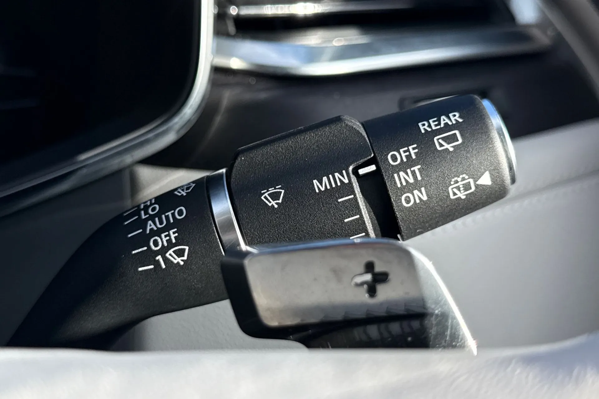 Jaguar F-PACE thumbnail image number 60