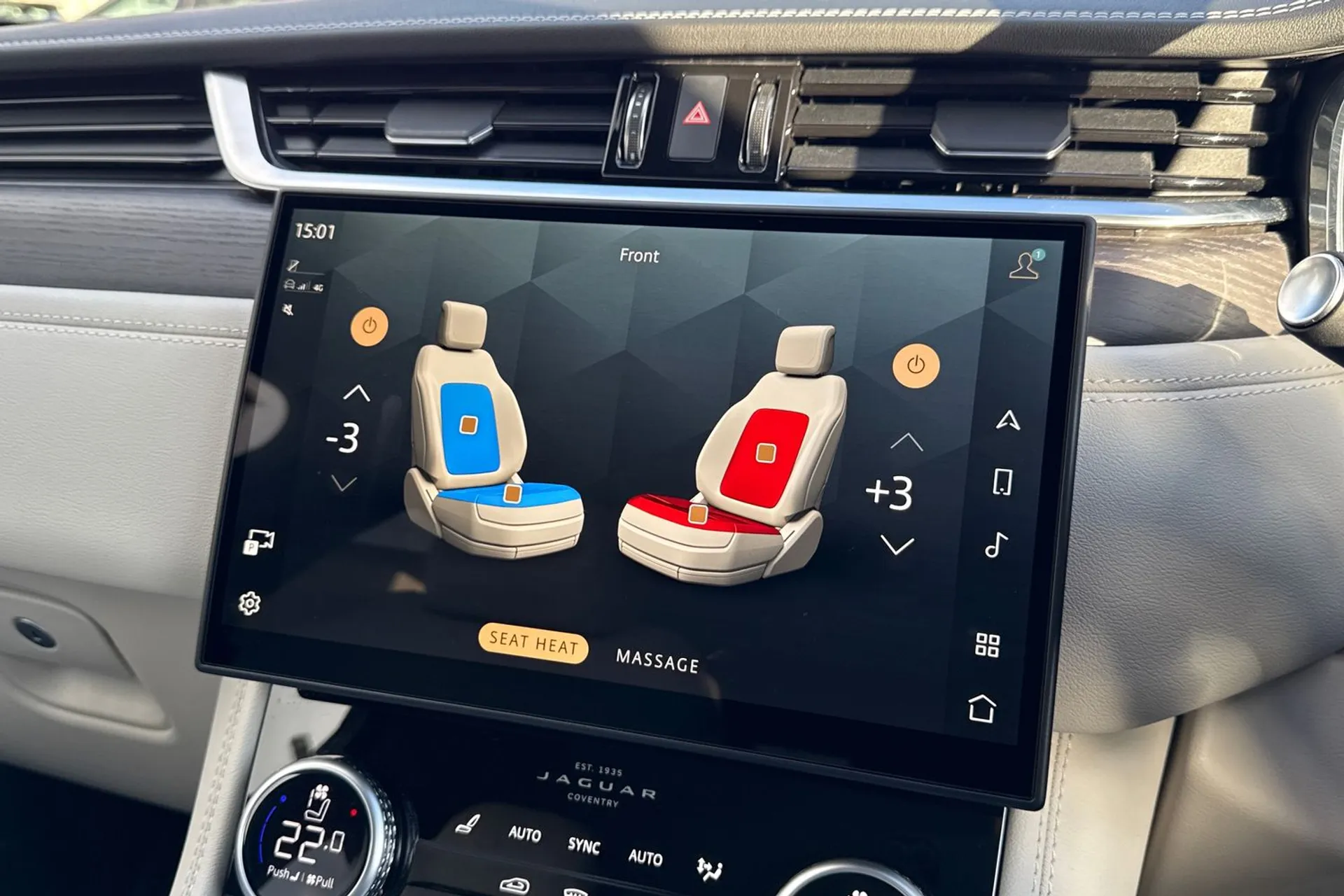 Jaguar F-PACE thumbnail image number 18