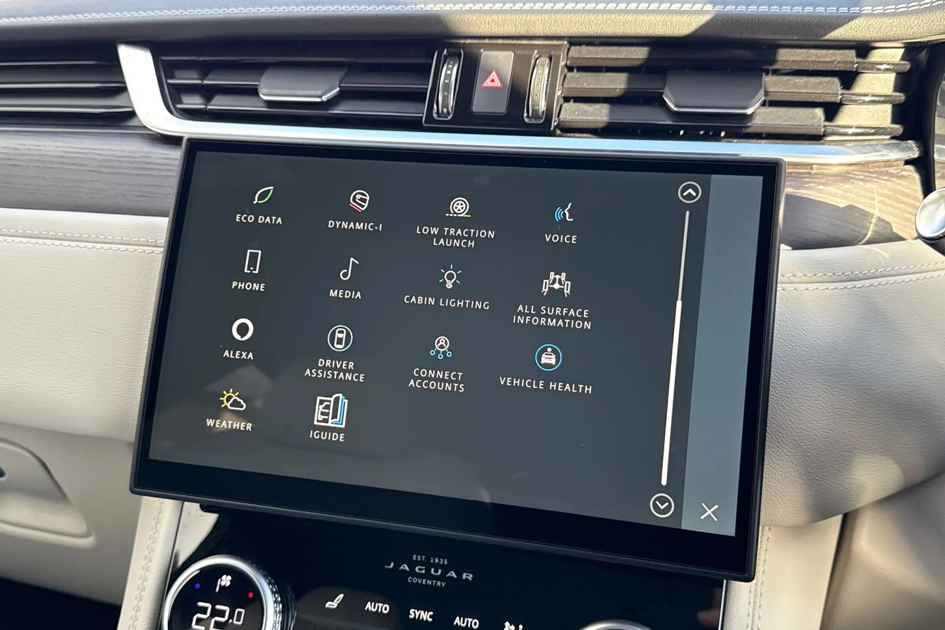 Jaguar F-PACE thumbnail image number 57